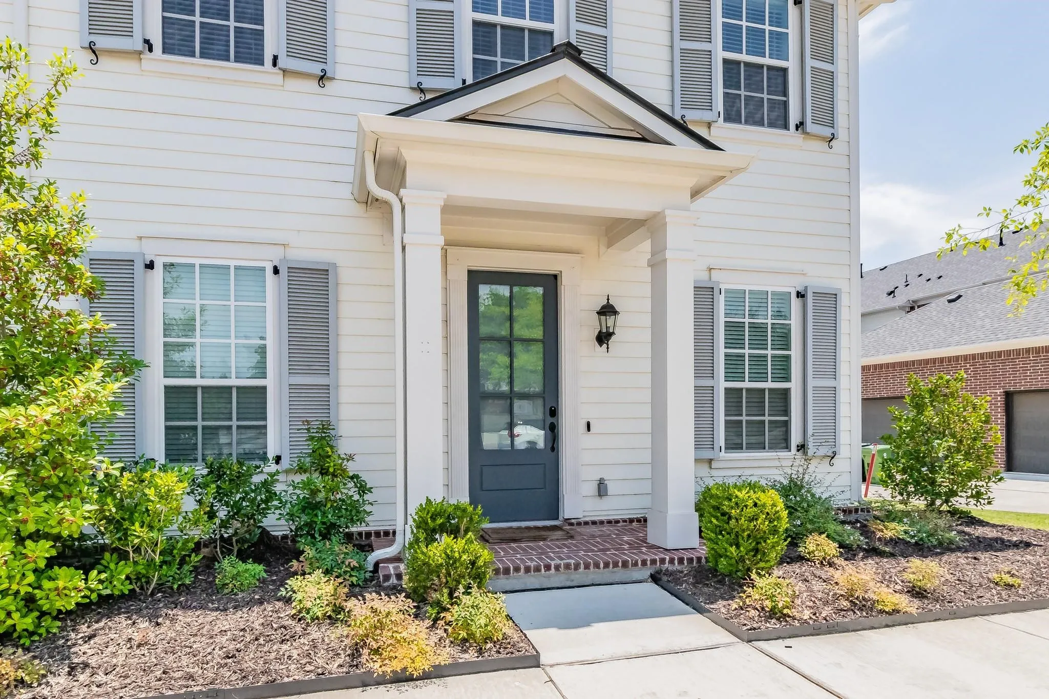 Townhouse For Sale in Tarrant County , 8850 Ice House Drive, North Richland Hills, Texas 76180, 3 Bedroom, 3 Bathroom, 2 Garage spaces, 2,220 Sqft, built in 2019, mls#21395893, Real Estate Agent in North Richland Hills, Homes For Sale in Tarrant county, Homes For Sale in North Richland Hills, Realtor in North Richland Hills Texas, Real Estate Brokerage Independent Realty Texas, Luminita Cordes Realtor