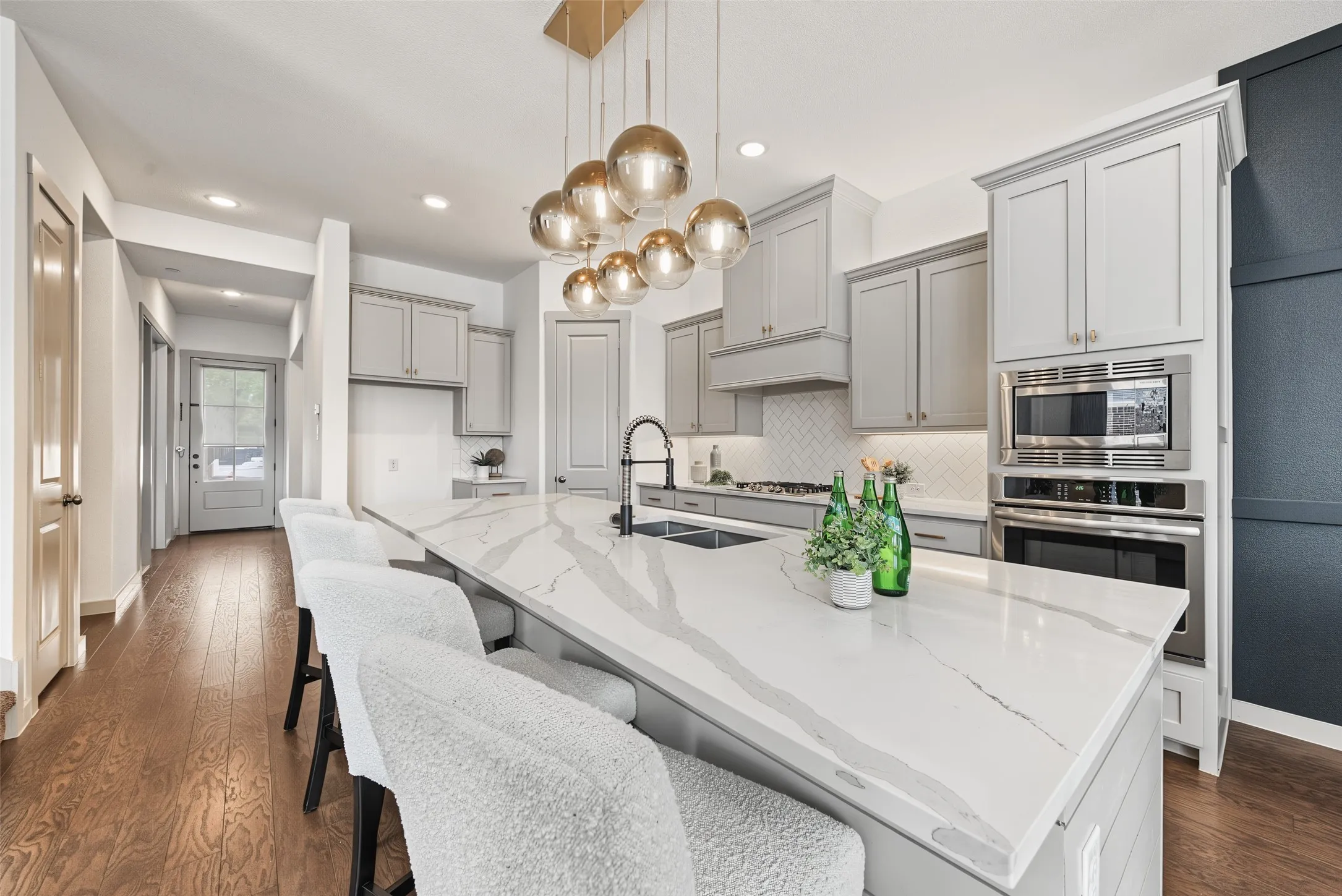 Townhouse For Sale in Tarrant County , 8850 Ice House Drive, North Richland Hills, Texas 76180, 3 Bedroom, 3 Bathroom, 2 Garage spaces, 2,220 Sqft, built in 2019, mls#21395893, Real Estate Agent in North Richland Hills, Homes For Sale in Tarrant county, Homes For Sale in North Richland Hills, Realtor in North Richland Hills Texas, Real Estate Brokerage Independent Realty Texas, Luminita Cordes Realtor
