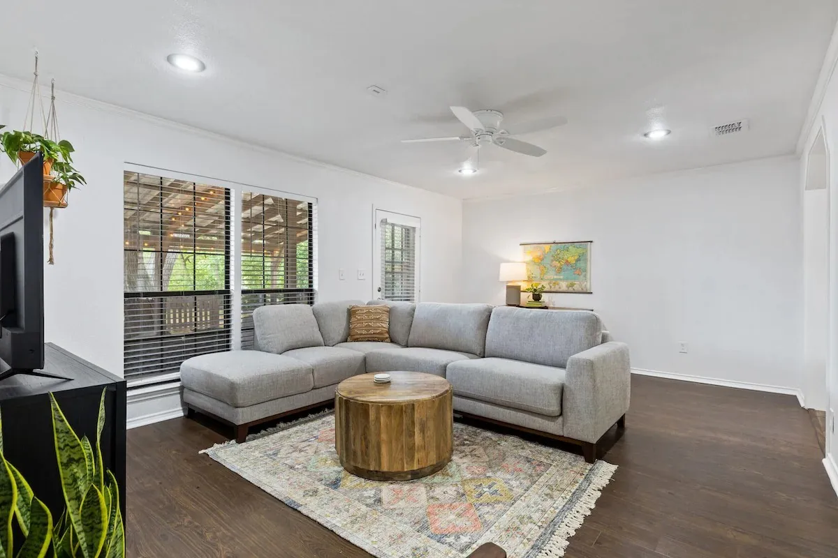 Single Family Residence For Sale in Collin County , 1101 N Waddill Street, Mc Kinney, Texas 75069, 2 Bedroom, 2 Bathroom, Garage spaces, 1,164 Sqft, built in 1945, mls#21396760, Real Estate Agent in Mc Kinney, Homes For Sale in Collin county, Homes For Sale in Mc Kinney, Realtor in Mc Kinney Texas, Real Estate Brokerage Independent Realty Texas, Luminita Cordes Realtor
