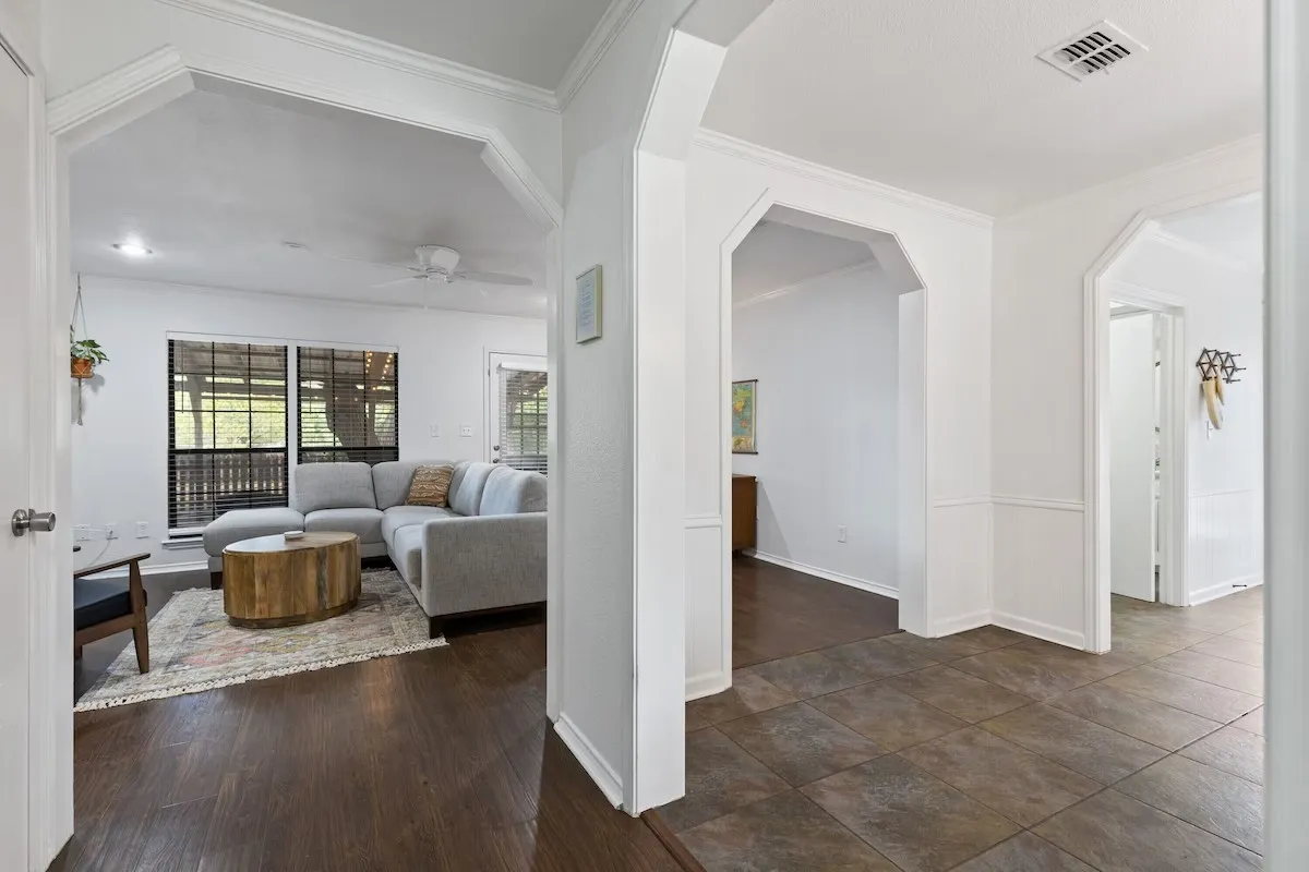 Single Family Residence For Sale in Collin County , 1101 N Waddill Street, Mc Kinney, Texas 75069, 2 Bedroom, 2 Bathroom, Garage spaces, 1,164 Sqft, built in 1945, mls#21396760, Real Estate Agent in Mc Kinney, Homes For Sale in Collin county, Homes For Sale in Mc Kinney, Realtor in Mc Kinney Texas, Real Estate Brokerage Independent Realty Texas, Luminita Cordes Realtor