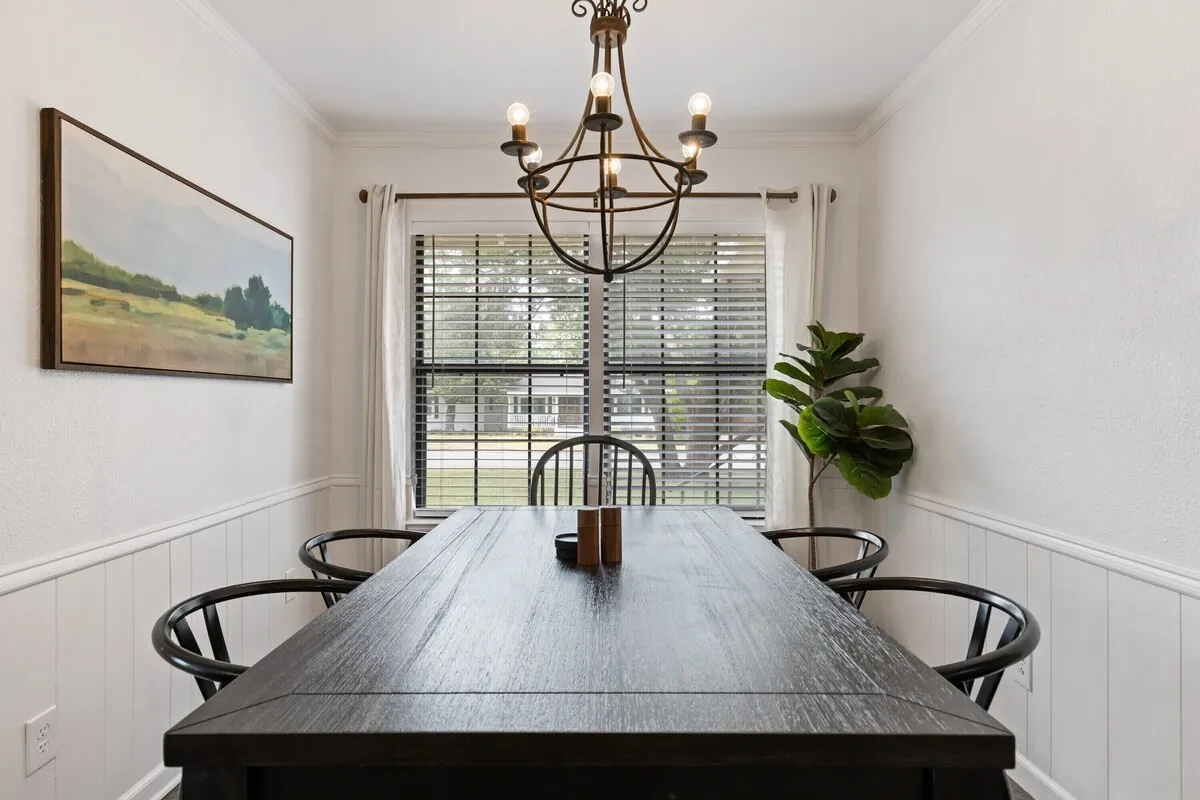 Single Family Residence For Sale in Collin County , 1101 N Waddill Street, Mc Kinney, Texas 75069, 2 Bedroom, 2 Bathroom, Garage spaces, 1,164 Sqft, built in 1945, mls#21396760, Real Estate Agent in Mc Kinney, Homes For Sale in Collin county, Homes For Sale in Mc Kinney, Realtor in Mc Kinney Texas, Real Estate Brokerage Independent Realty Texas, Luminita Cordes Realtor