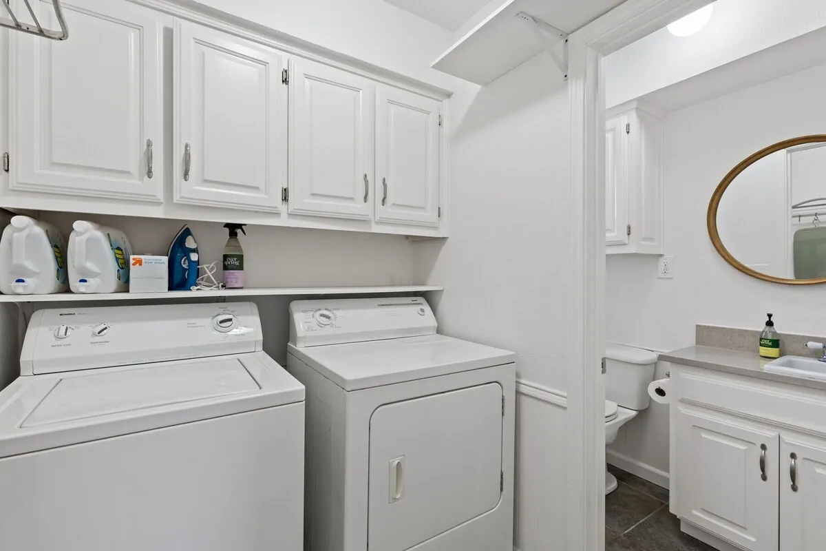 Single Family Residence For Sale in Collin County , 1101 N Waddill Street, Mc Kinney, Texas 75069, 2 Bedroom, 2 Bathroom, Garage spaces, 1,164 Sqft, built in 1945, mls#21396760, Real Estate Agent in Mc Kinney, Homes For Sale in Collin county, Homes For Sale in Mc Kinney, Realtor in Mc Kinney Texas, Real Estate Brokerage Independent Realty Texas, Luminita Cordes Realtor
