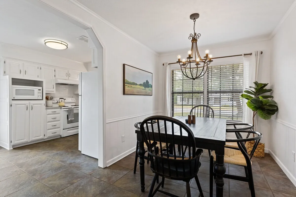 Single Family Residence For Sale in Collin County , 1101 N Waddill Street, Mc Kinney, Texas 75069, 2 Bedroom, 2 Bathroom, Garage spaces, 1,164 Sqft, built in 1945, mls#21396760, Real Estate Agent in Mc Kinney, Homes For Sale in Collin county, Homes For Sale in Mc Kinney, Realtor in Mc Kinney Texas, Real Estate Brokerage Independent Realty Texas, Luminita Cordes Realtor