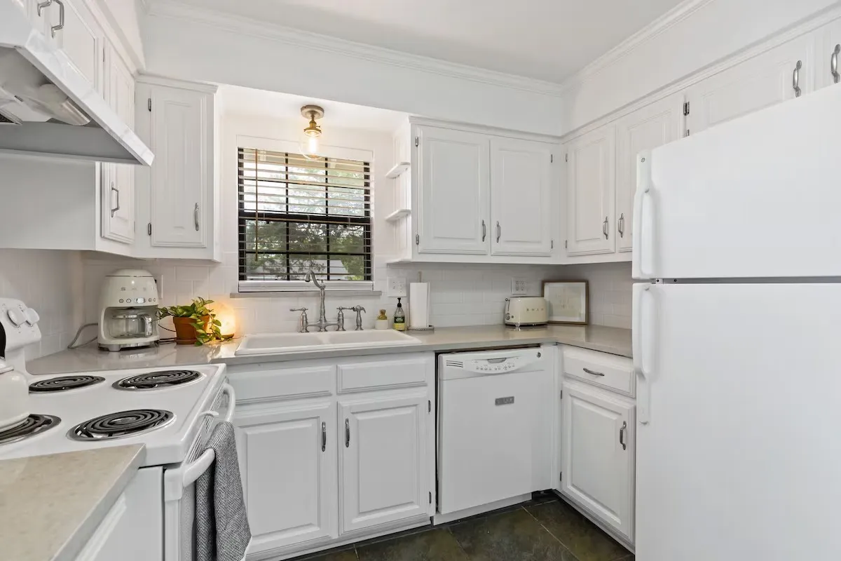 Single Family Residence For Sale in Collin County , 1101 N Waddill Street, Mc Kinney, Texas 75069, 2 Bedroom, 2 Bathroom, Garage spaces, 1,164 Sqft, built in 1945, mls#21396760, Real Estate Agent in Mc Kinney, Homes For Sale in Collin county, Homes For Sale in Mc Kinney, Realtor in Mc Kinney Texas, Real Estate Brokerage Independent Realty Texas, Luminita Cordes Realtor