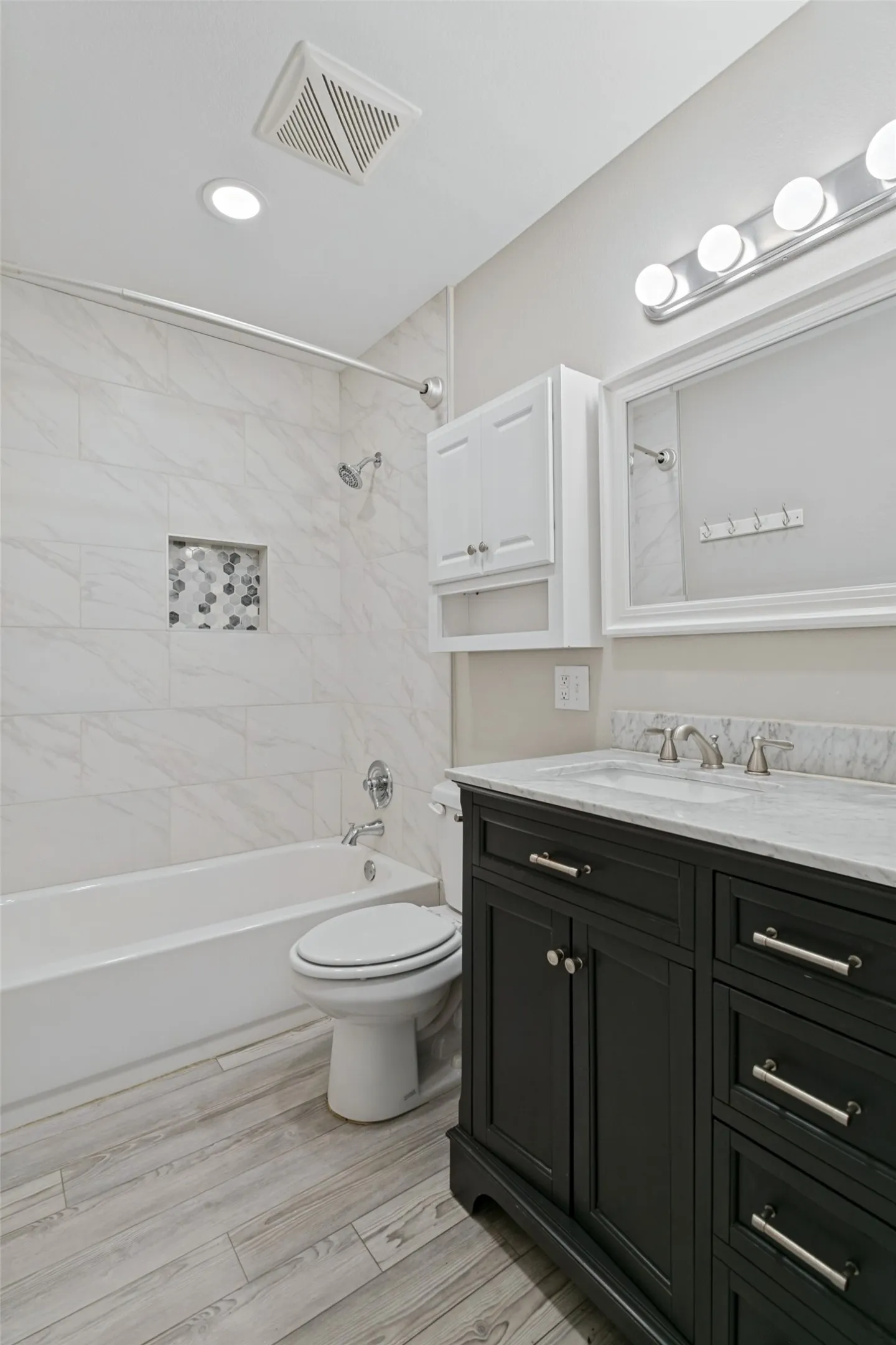 Single Family Residence For Sale in Tarrant County , 336 Saddle Trail, Saginaw, Texas 76179, 3 Bedroom, 2 Bathroom, Garage spaces, 1,394 Sqft, built in 1966, mls#21394268, Real Estate Agent in Saginaw, Homes For Sale in Tarrant county, Homes For Sale in Saginaw, Realtor in Saginaw Texas, Real Estate Brokerage Independent Realty Texas, Luminita Cordes Realtor