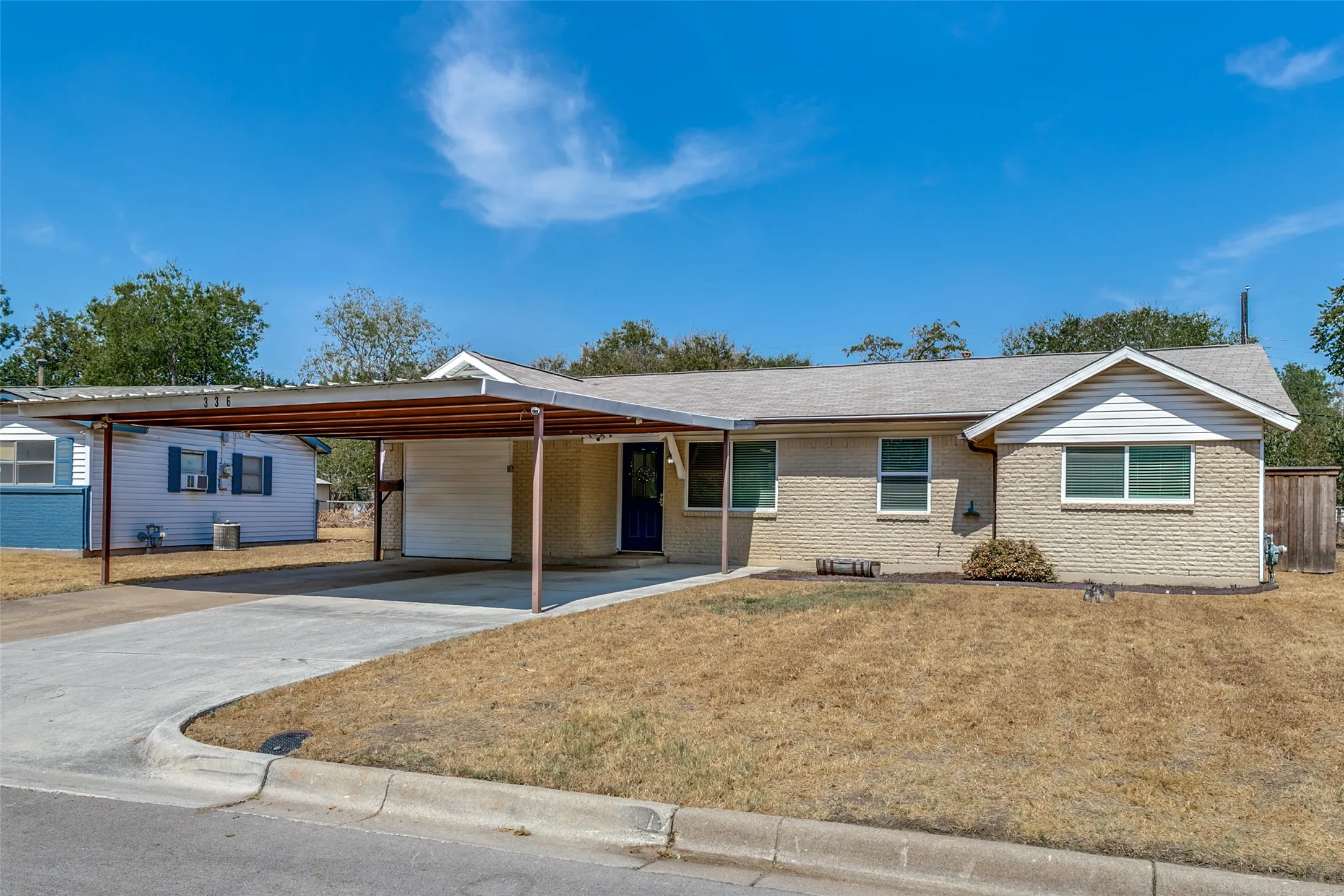 Single Family Residence For Sale in Tarrant County , 336 Saddle Trail, Saginaw, Texas 76179, 3 Bedroom, 2 Bathroom, Garage spaces, 1,394 Sqft, built in 1966, mls#21394268, Real Estate Agent in Saginaw, Homes For Sale in Tarrant county, Homes For Sale in Saginaw, Realtor in Saginaw Texas, Real Estate Brokerage Independent Realty Texas, Luminita Cordes Realtor