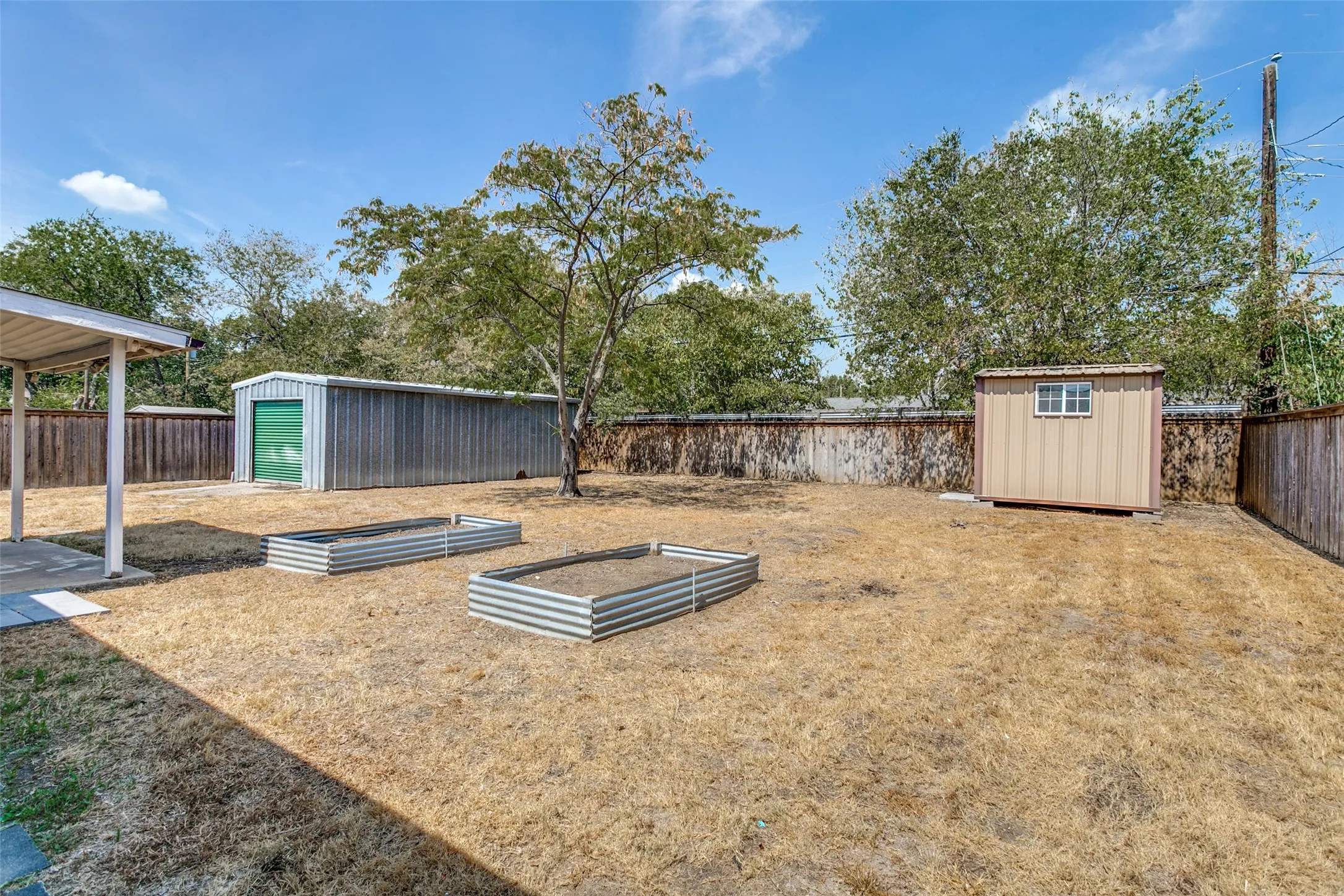 Single Family Residence For Sale in Tarrant County , 336 Saddle Trail, Saginaw, Texas 76179, 3 Bedroom, 2 Bathroom, Garage spaces, 1,394 Sqft, built in 1966, mls#21394268, Real Estate Agent in Saginaw, Homes For Sale in Tarrant county, Homes For Sale in Saginaw, Realtor in Saginaw Texas, Real Estate Brokerage Independent Realty Texas, Luminita Cordes Realtor