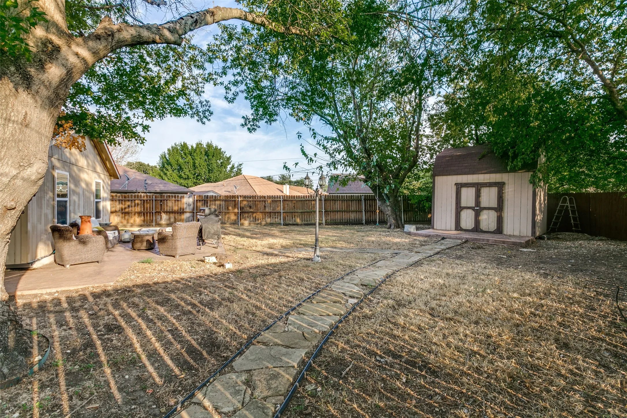 Single Family Residence For Sale in Tarrant County , 904 Dewey Scott Street, Benbrook, Texas 76126, 4 Bedroom, 2 Bathroom, 2 Garage spaces, 2,282 Sqft, built in 1978, mls#21394265, Real Estate Agent in Benbrook, Homes For Sale in Tarrant county, Homes For Sale in Benbrook, Realtor in Benbrook Texas, Real Estate Brokerage Independent Realty Texas, Luminita Cordes Realtor