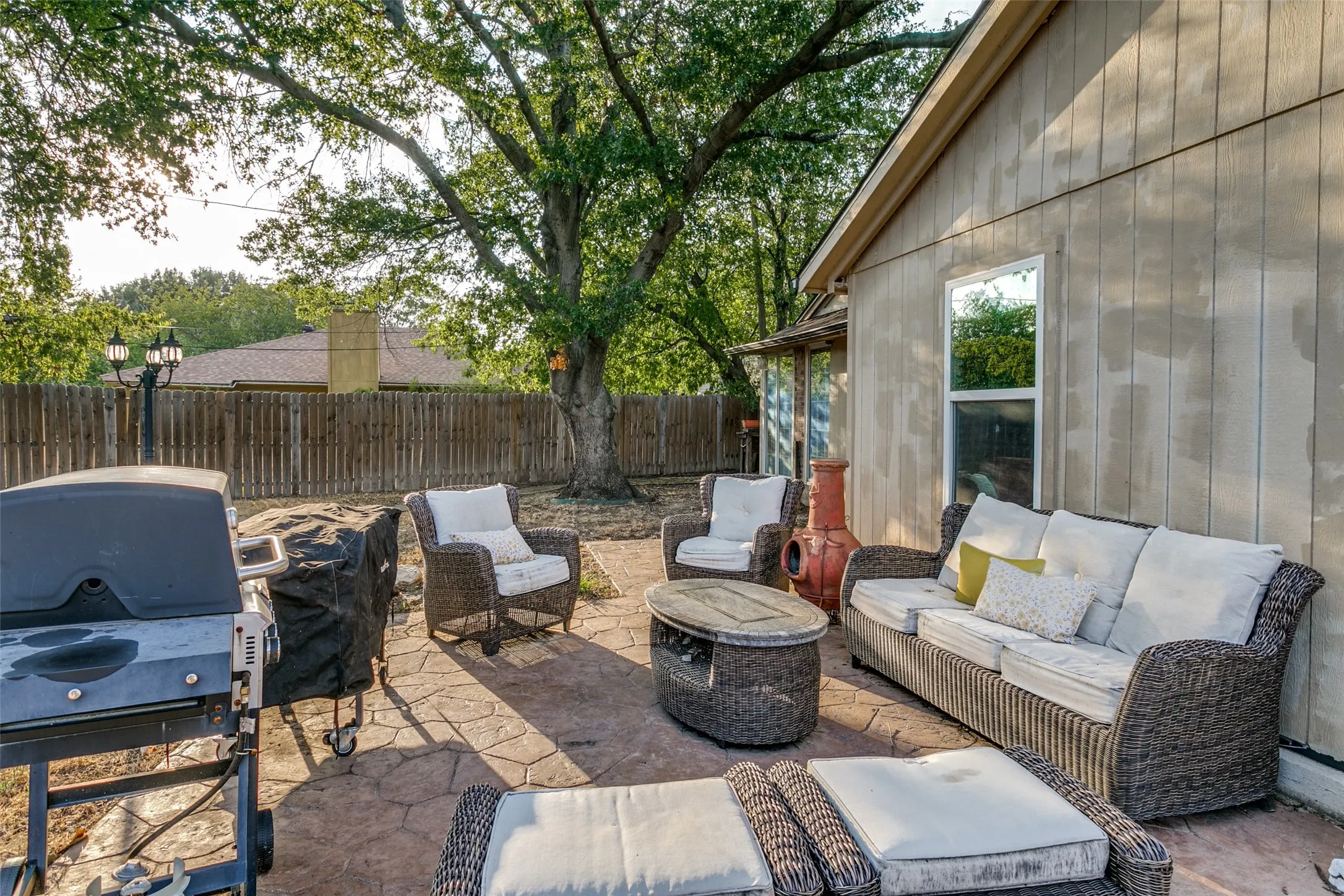 Single Family Residence For Sale in Tarrant County , 904 Dewey Scott Street, Benbrook, Texas 76126, 4 Bedroom, 2 Bathroom, 2 Garage spaces, 2,282 Sqft, built in 1978, mls#21394265, Real Estate Agent in Benbrook, Homes For Sale in Tarrant county, Homes For Sale in Benbrook, Realtor in Benbrook Texas, Real Estate Brokerage Independent Realty Texas, Luminita Cordes Realtor