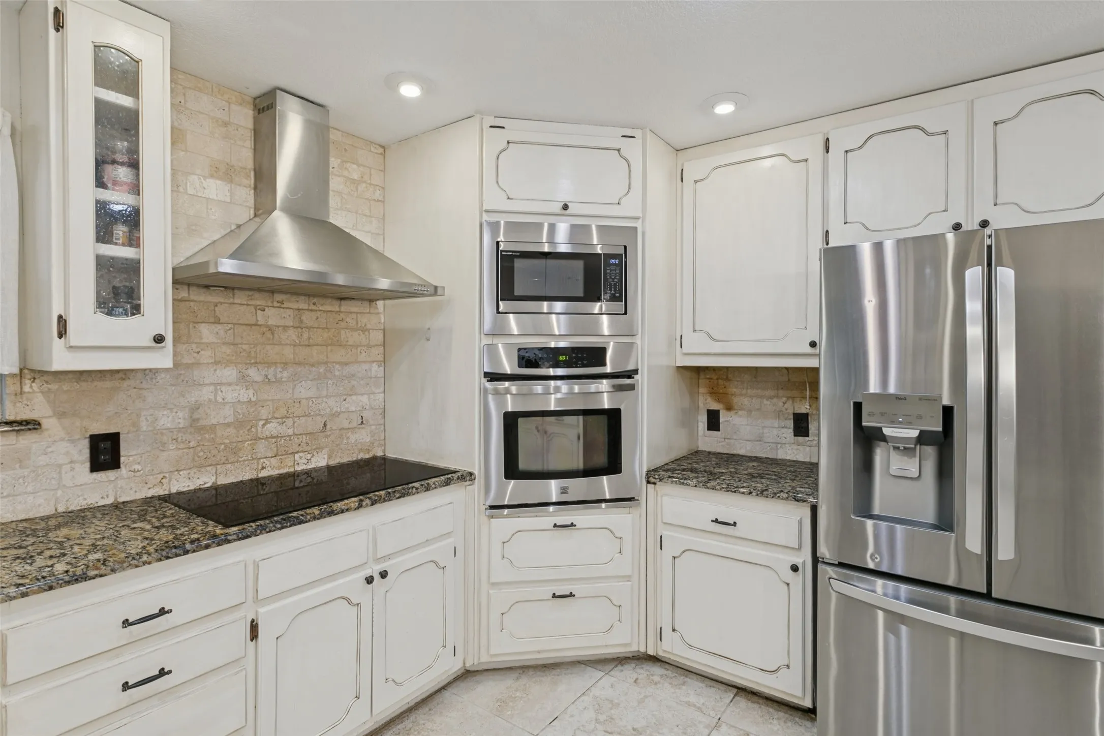Single Family Residence For Sale in Tarrant County , 904 Dewey Scott Street, Benbrook, Texas 76126, 4 Bedroom, 2 Bathroom, 2 Garage spaces, 2,282 Sqft, built in 1978, mls#21394265, Real Estate Agent in Benbrook, Homes For Sale in Tarrant county, Homes For Sale in Benbrook, Realtor in Benbrook Texas, Real Estate Brokerage Independent Realty Texas, Luminita Cordes Realtor