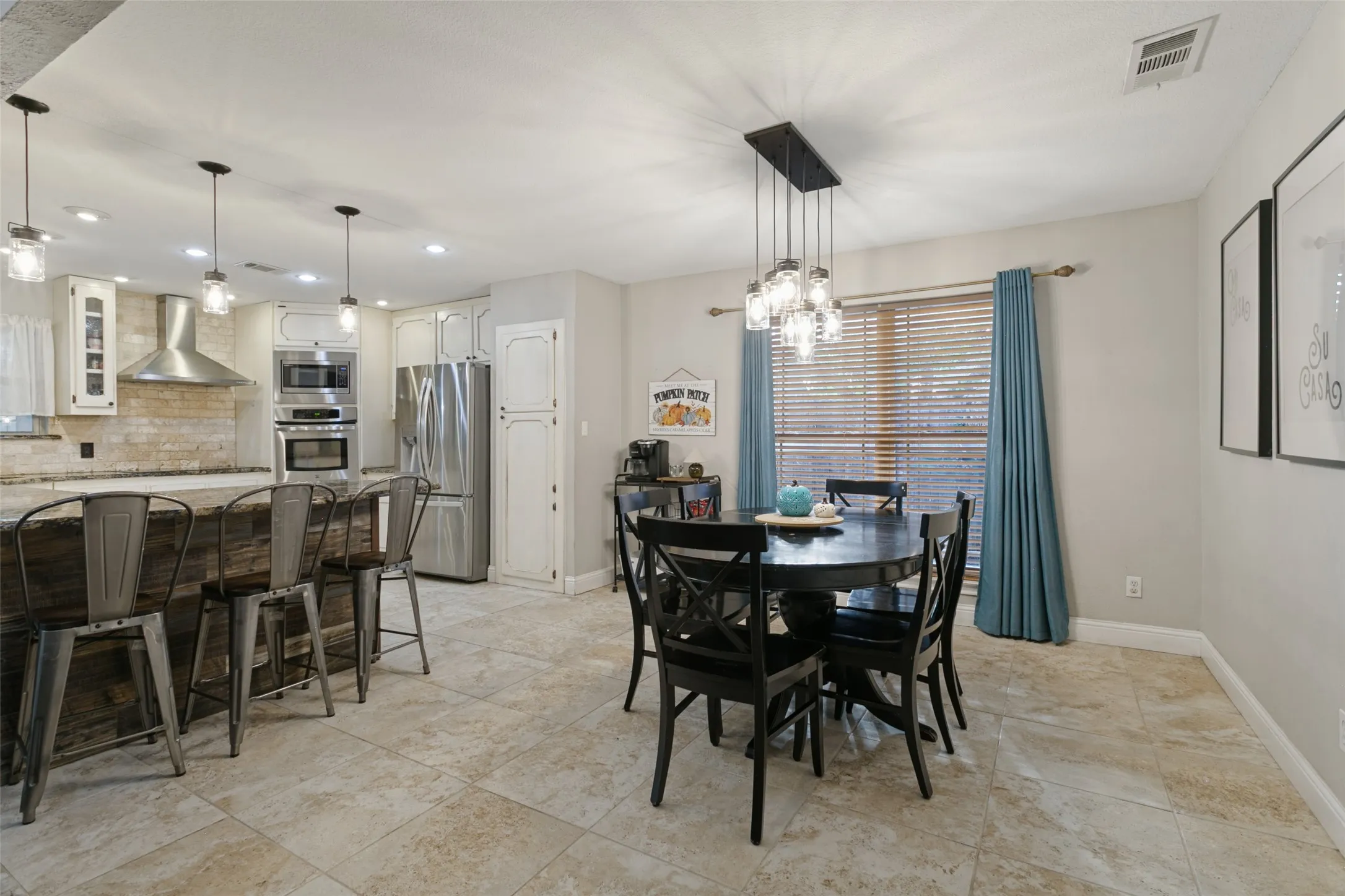 Single Family Residence For Sale in Tarrant County , 904 Dewey Scott Street, Benbrook, Texas 76126, 4 Bedroom, 2 Bathroom, 2 Garage spaces, 2,282 Sqft, built in 1978, mls#21394265, Real Estate Agent in Benbrook, Homes For Sale in Tarrant county, Homes For Sale in Benbrook, Realtor in Benbrook Texas, Real Estate Brokerage Independent Realty Texas, Luminita Cordes Realtor