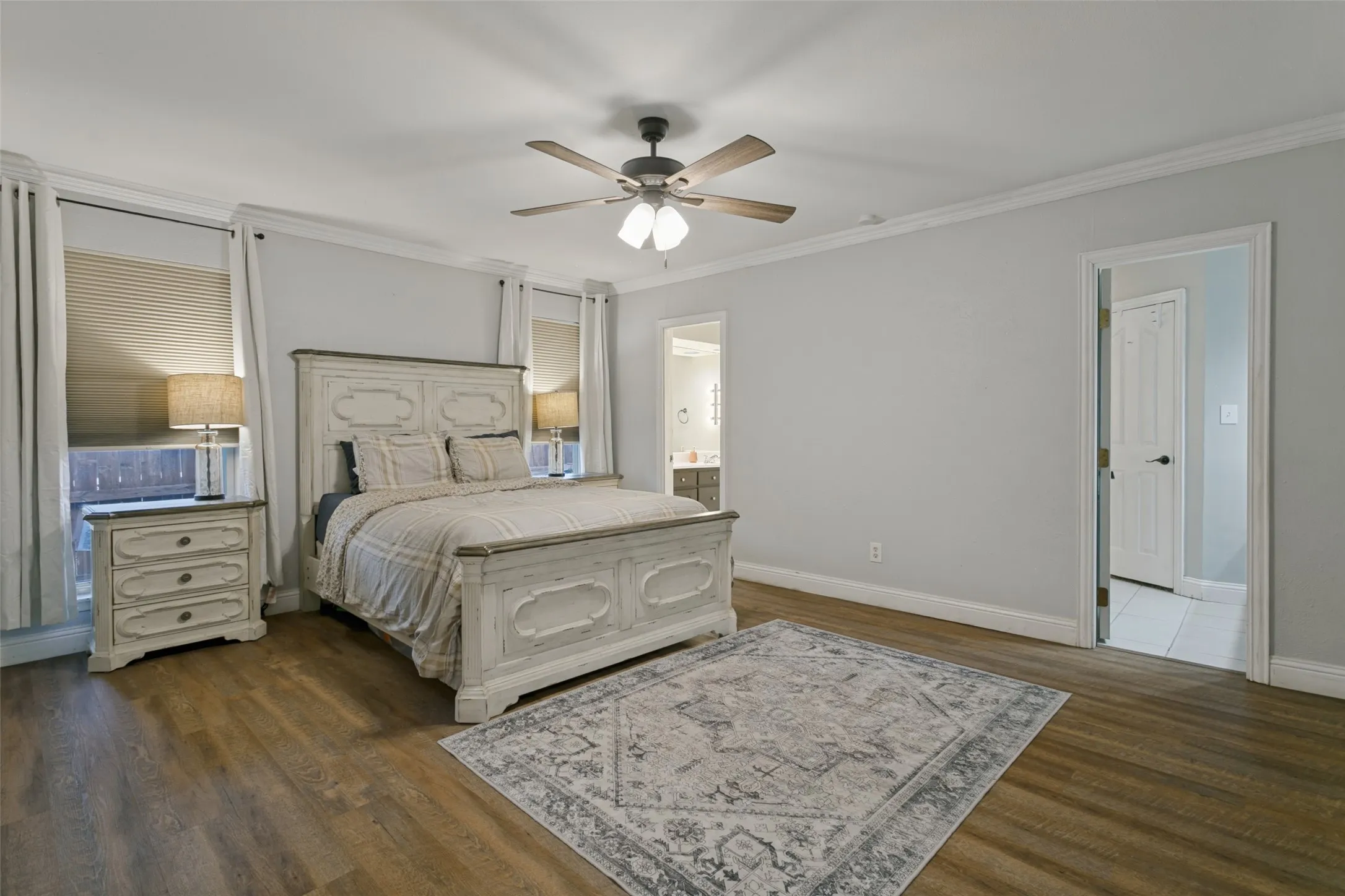 Single Family Residence For Sale in Tarrant County , 904 Dewey Scott Street, Benbrook, Texas 76126, 4 Bedroom, 2 Bathroom, 2 Garage spaces, 2,282 Sqft, built in 1978, mls#21394265, Real Estate Agent in Benbrook, Homes For Sale in Tarrant county, Homes For Sale in Benbrook, Realtor in Benbrook Texas, Real Estate Brokerage Independent Realty Texas, Luminita Cordes Realtor