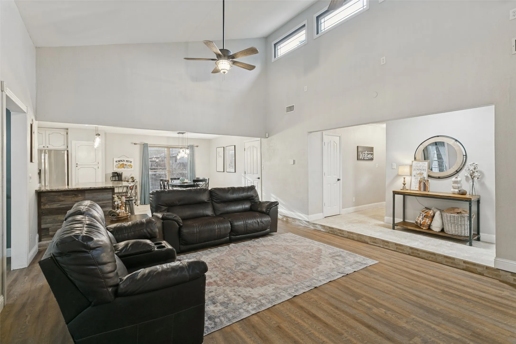 Single Family Residence For Sale in Tarrant County , 904 Dewey Scott Street, Benbrook, Texas 76126, 4 Bedroom, 2 Bathroom, 2 Garage spaces, 2,282 Sqft, built in 1978, mls#21394265, Real Estate Agent in Benbrook, Homes For Sale in Tarrant county, Homes For Sale in Benbrook, Realtor in Benbrook Texas, Real Estate Brokerage Independent Realty Texas, Luminita Cordes Realtor
