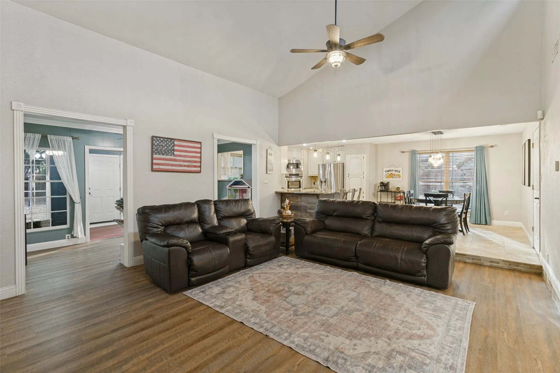Single Family Residence For Sale in Tarrant County , 904 Dewey Scott Street, Benbrook, Texas 76126, 4 Bedroom, 2 Bathroom, 2 Garage spaces, 2,282 Sqft, built in 1978, mls#21394265, Real Estate Agent in Benbrook, Homes For Sale in Tarrant county, Homes For Sale in Benbrook, Realtor in Benbrook Texas, Real Estate Brokerage Independent Realty Texas, Luminita Cordes Realtor
