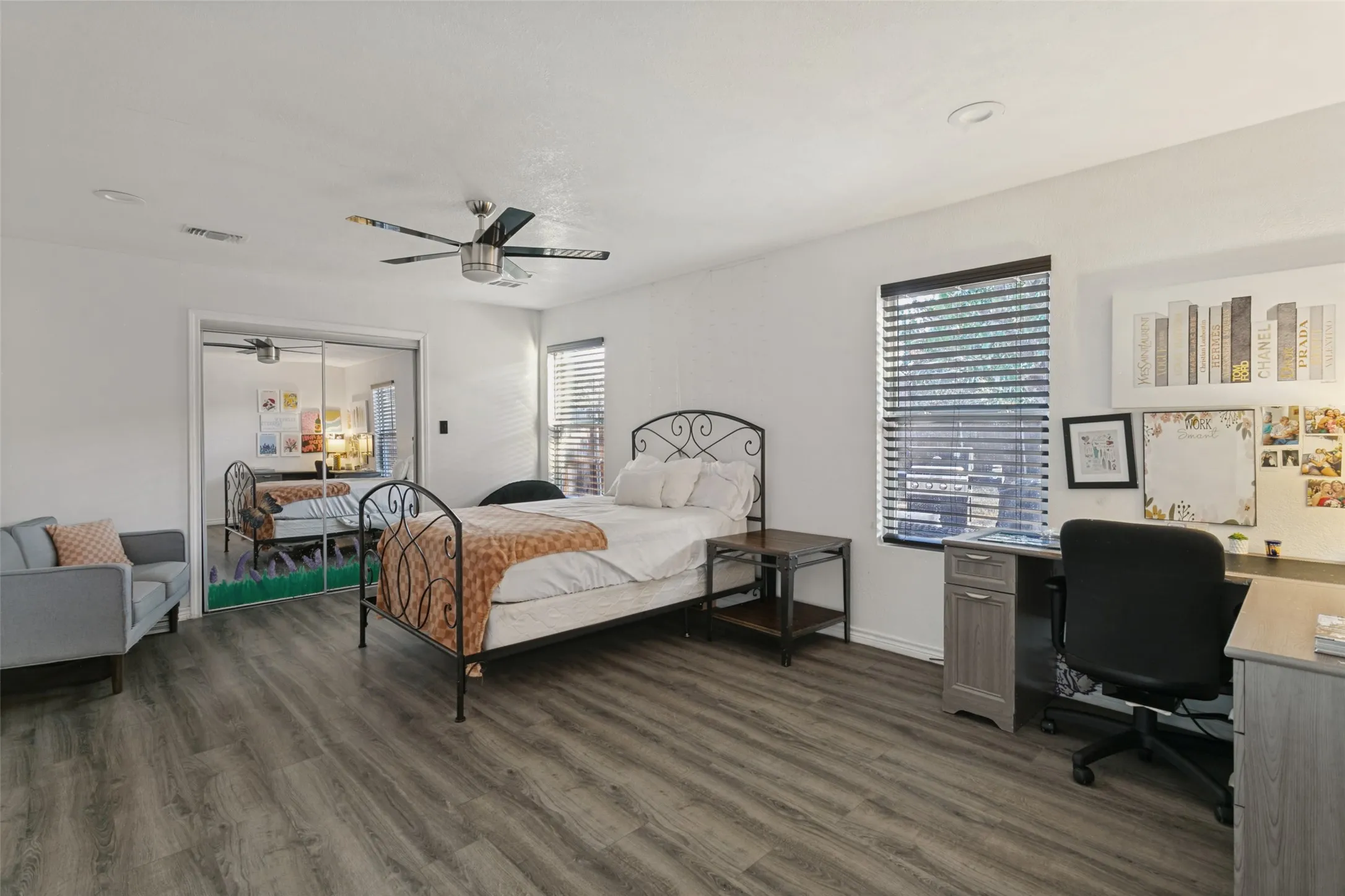 Single Family Residence For Sale in Tarrant County , 904 Dewey Scott Street, Benbrook, Texas 76126, 4 Bedroom, 2 Bathroom, 2 Garage spaces, 2,282 Sqft, built in 1978, mls#21394265, Real Estate Agent in Benbrook, Homes For Sale in Tarrant county, Homes For Sale in Benbrook, Realtor in Benbrook Texas, Real Estate Brokerage Independent Realty Texas, Luminita Cordes Realtor