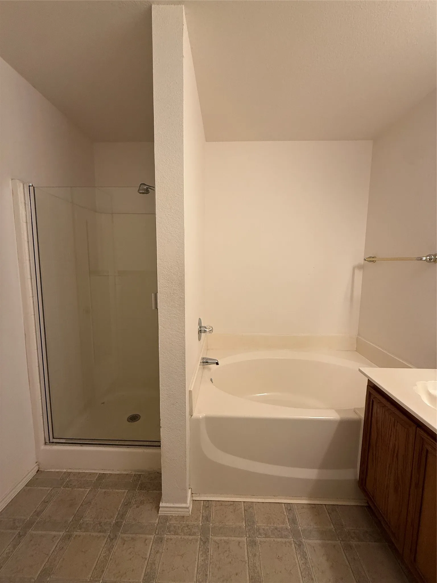 Single Family Residence For Sale in Collin County , 510 Meadowview Street, Farmersville, Texas 75442, 3 Bedroom, 2 Bathroom, 2 Garage spaces, 1,309 Sqft, built in 2003, mls#21396243, Real Estate Agent in Farmersville, Homes For Sale in Collin county, Homes For Sale in Farmersville, Realtor in Farmersville Texas, Real Estate Brokerage Independent Realty Texas, Luminita Cordes Realtor