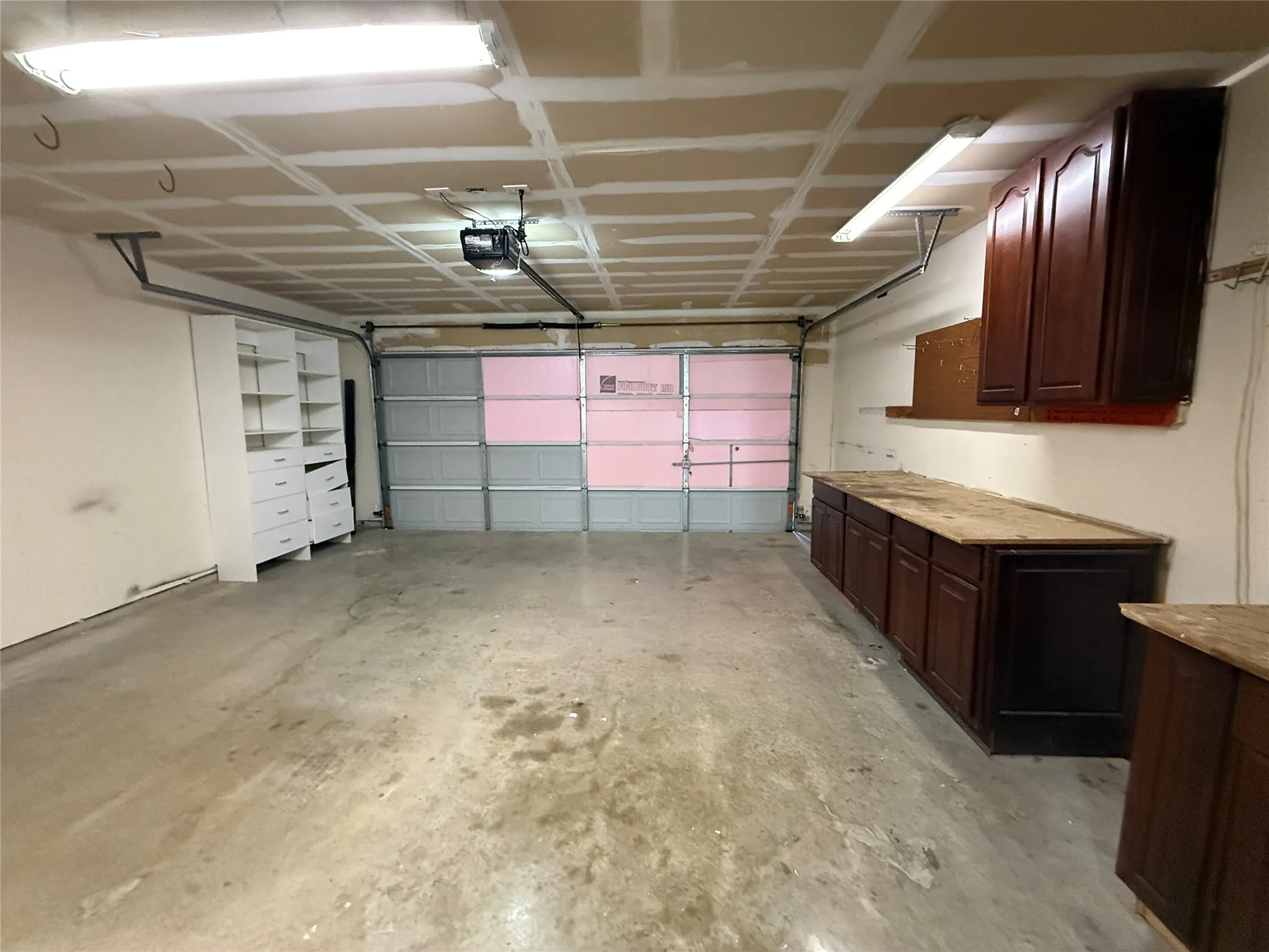 Single Family Residence For Sale in Collin County , 510 Meadowview Street, Farmersville, Texas 75442, 3 Bedroom, 2 Bathroom, 2 Garage spaces, 1,309 Sqft, built in 2003, mls#21396243, Real Estate Agent in Farmersville, Homes For Sale in Collin county, Homes For Sale in Farmersville, Realtor in Farmersville Texas, Real Estate Brokerage Independent Realty Texas, Luminita Cordes Realtor