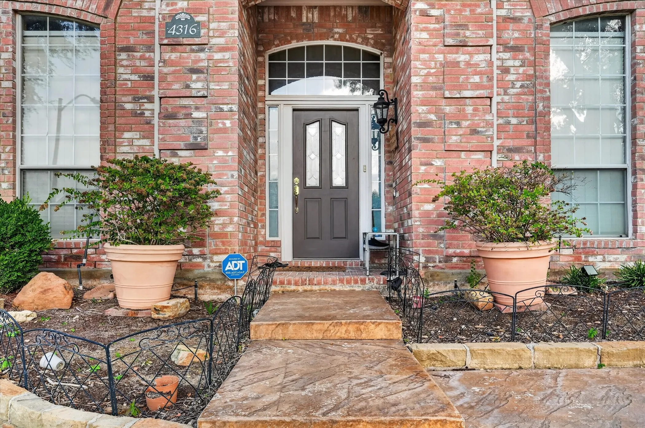 Single Family Residence For Sale in Denton County , 4316 Standridge Drive, The Colony, Texas 75056, 4 Bedroom, 3 Bathroom, 2 Garage spaces, 2,534 Sqft, built in 1995, mls#21396776, Real Estate Agent in The Colony, Homes For Sale in Denton county, Homes For Sale in The Colony, Realtor in The Colony Texas, Real Estate Brokerage Independent Realty Texas, Luminita Cordes Realtor