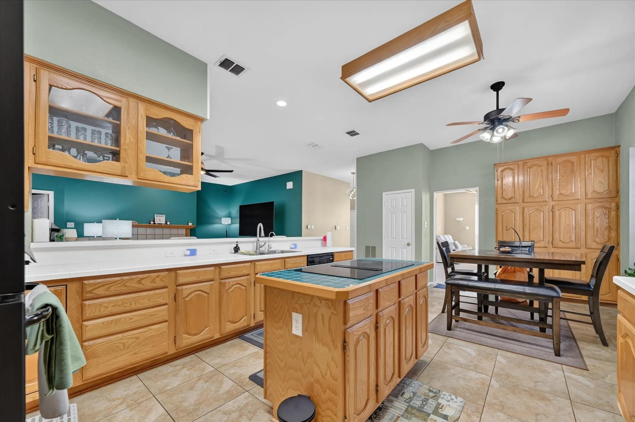 Single Family Residence For Sale in Denton County , 4316 Standridge Drive, The Colony, Texas 75056, 4 Bedroom, 3 Bathroom, 2 Garage spaces, 2,534 Sqft, built in 1995, mls#21396776, Real Estate Agent in The Colony, Homes For Sale in Denton county, Homes For Sale in The Colony, Realtor in The Colony Texas, Real Estate Brokerage Independent Realty Texas, Luminita Cordes Realtor