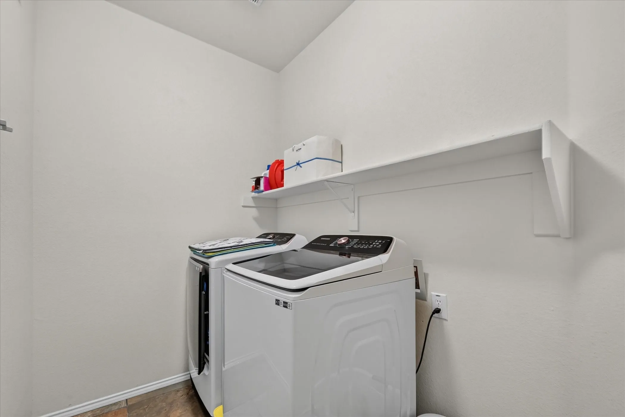 Single Family Residence For Sale in Denton County , 4316 Standridge Drive, The Colony, Texas 75056, 4 Bedroom, 3 Bathroom, 2 Garage spaces, 2,534 Sqft, built in 1995, mls#21396776, Real Estate Agent in The Colony, Homes For Sale in Denton county, Homes For Sale in The Colony, Realtor in The Colony Texas, Real Estate Brokerage Independent Realty Texas, Luminita Cordes Realtor