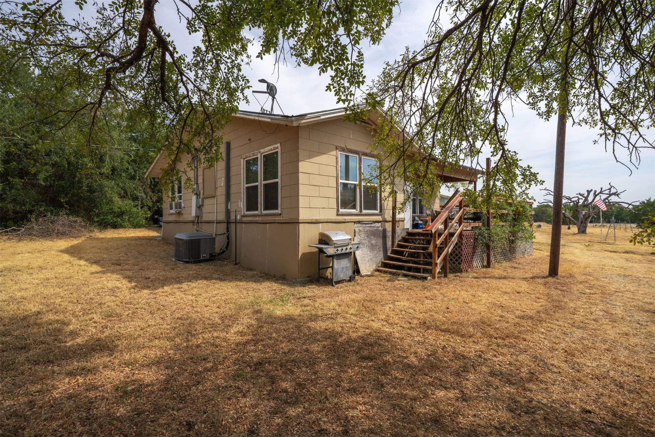 Improved Land For Sale in Parker County , 7003 E Bankhead Highway, Willow Park, Texas 76008, 0, 0, Garage spaces, 0 Sqft, built in 0, mls#21396779, Real Estate Agent in Willow Park, Homes For Sale in Parker county, Homes For Sale in Willow Park, Realtor in Willow Park Texas, Real Estate Brokerage Independent Realty Texas, Luminita Cordes Realtor