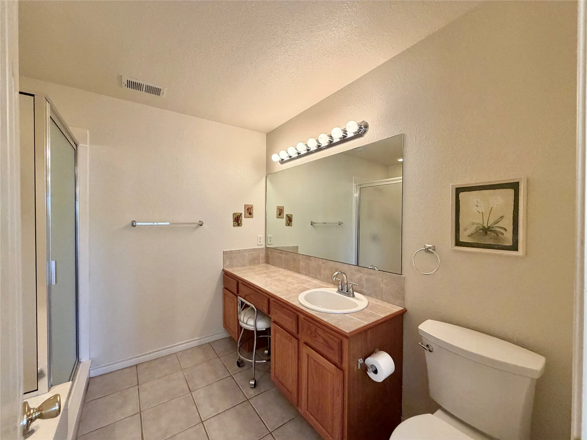 Condominium For Sale in Henderson County , 849 S GUN BARREL Lane E4, Gun Barrel City, Texas 75156, 2 Bedroom, 2 Bathroom, Garage spaces, 1,300 Sqft, built in 2002, mls#21396785, Real Estate Agent in Gun Barrel City, Homes For Sale in Henderson county, Homes For Sale in Gun Barrel City, Realtor in Gun Barrel City Texas, Real Estate Brokerage Independent Realty Texas, Luminita Cordes Realtor