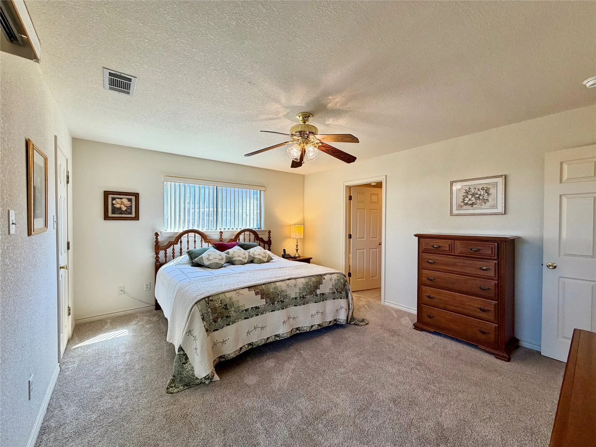 Condominium For Sale in Henderson County , 849 S GUN BARREL Lane E4, Gun Barrel City, Texas 75156, 2 Bedroom, 2 Bathroom, Garage spaces, 1,300 Sqft, built in 2002, mls#21396785, Real Estate Agent in Gun Barrel City, Homes For Sale in Henderson county, Homes For Sale in Gun Barrel City, Realtor in Gun Barrel City Texas, Real Estate Brokerage Independent Realty Texas, Luminita Cordes Realtor