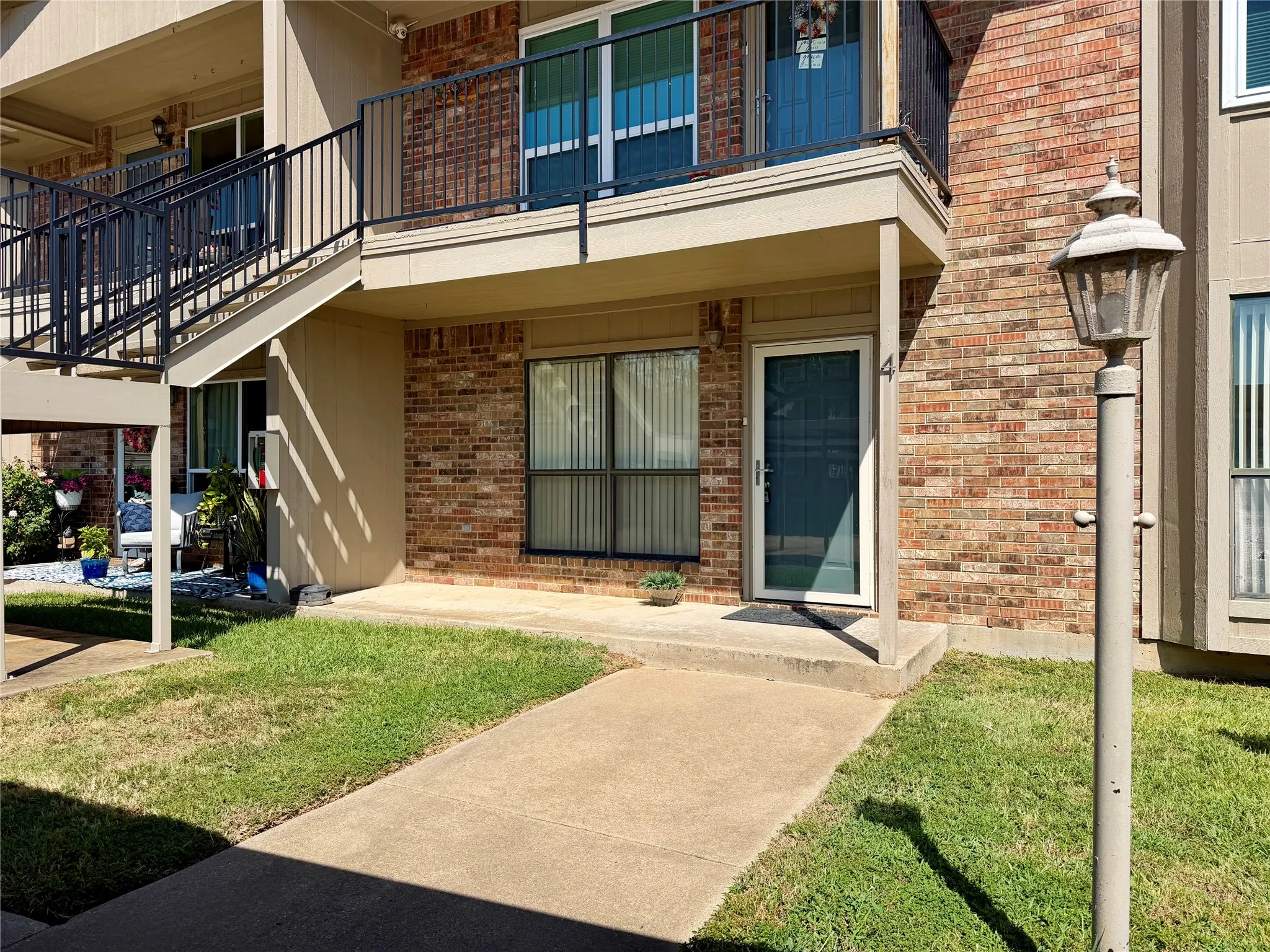 Condominium For Sale in Henderson County , 849 S GUN BARREL Lane E4, Gun Barrel City, Texas 75156, 2 Bedroom, 2 Bathroom, Garage spaces, 1,300 Sqft, built in 2002, mls#21396785, Real Estate Agent in Gun Barrel City, Homes For Sale in Henderson county, Homes For Sale in Gun Barrel City, Realtor in Gun Barrel City Texas, Real Estate Brokerage Independent Realty Texas, Luminita Cordes Realtor