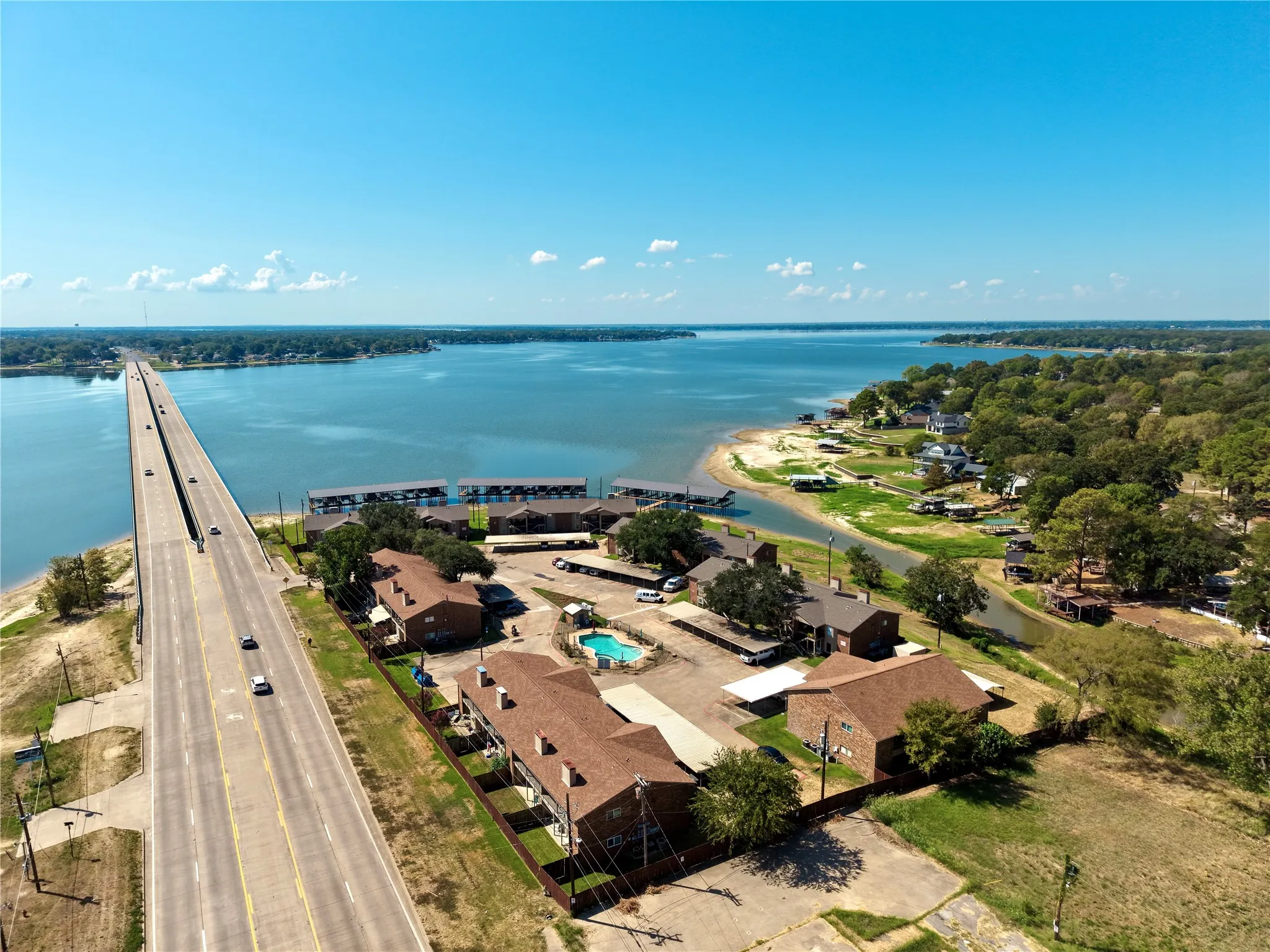 Condominium For Sale in Henderson County , 849 S GUN BARREL Lane E4, Gun Barrel City, Texas 75156, 2 Bedroom, 2 Bathroom, Garage spaces, 1,300 Sqft, built in 2002, mls#21396785, Real Estate Agent in Gun Barrel City, Homes For Sale in Henderson county, Homes For Sale in Gun Barrel City, Realtor in Gun Barrel City Texas, Real Estate Brokerage Independent Realty Texas, Luminita Cordes Realtor