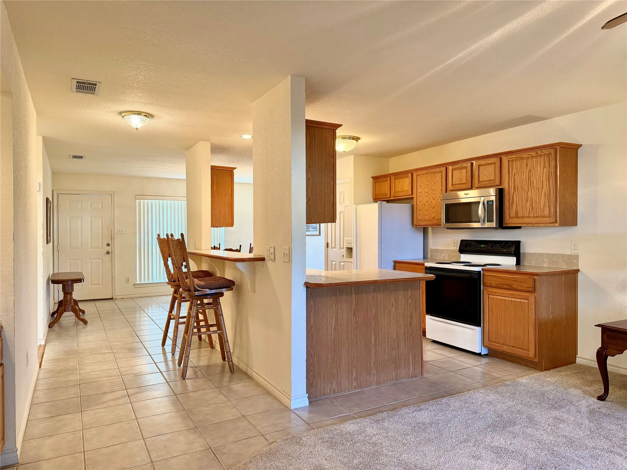 Condominium For Sale in Henderson County , 849 S GUN BARREL Lane E4, Gun Barrel City, Texas 75156, 2 Bedroom, 2 Bathroom, Garage spaces, 1,300 Sqft, built in 2002, mls#21396785, Real Estate Agent in Gun Barrel City, Homes For Sale in Henderson county, Homes For Sale in Gun Barrel City, Realtor in Gun Barrel City Texas, Real Estate Brokerage Independent Realty Texas, Luminita Cordes Realtor