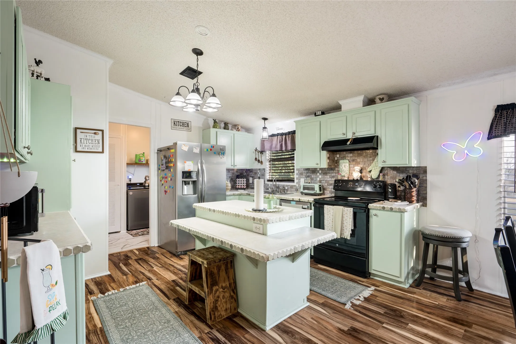 Mobile Home For Sale in Wise County , 549 County Road 4733, Rhome, Texas 76078, 6 Bedroom, 3 Bathroom, Garage spaces, 2,016 Sqft, built in 2007, mls#21396394, Real Estate Agent in Rhome, Homes For Sale in Wise county, Homes For Sale in Rhome, Realtor in Rhome Texas, Real Estate Brokerage Independent Realty Texas, Luminita Cordes Realtor