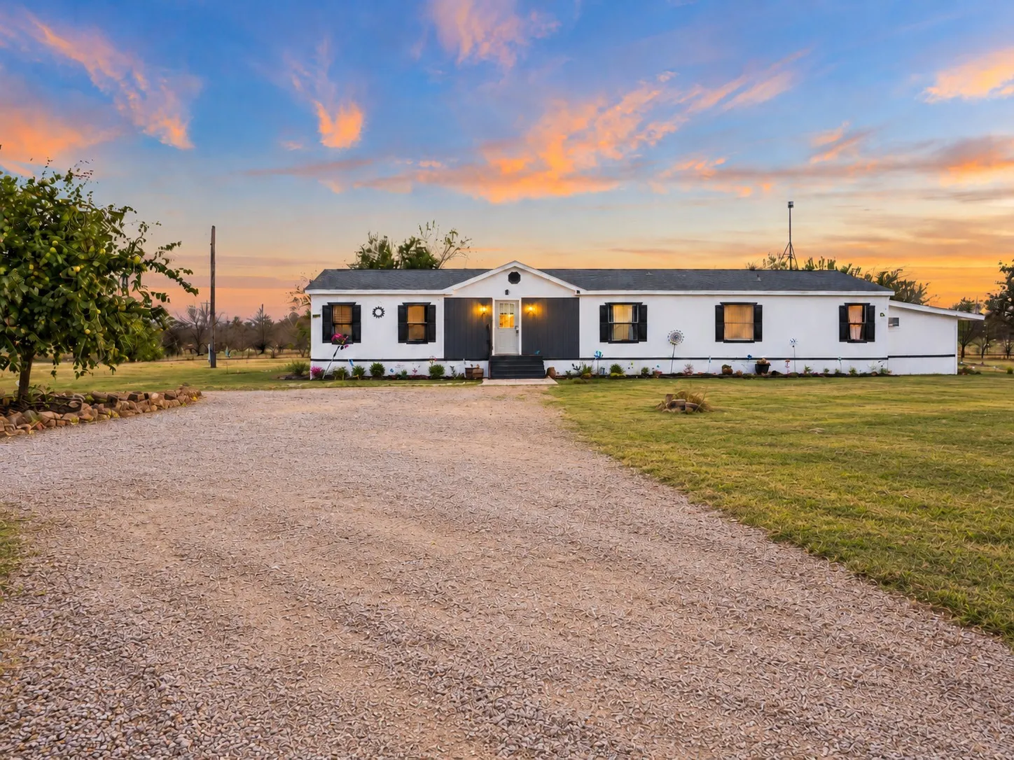 Mobile Home For Sale in Wise County , 549 County Road 4733, Rhome, Texas 76078, 6 Bedroom, 3 Bathroom, Garage spaces, 2,016 Sqft, built in 2007, mls#21396394, Real Estate Agent in Rhome, Homes For Sale in Wise county, Homes For Sale in Rhome, Realtor in Rhome Texas, Real Estate Brokerage Independent Realty Texas, Luminita Cordes Realtor