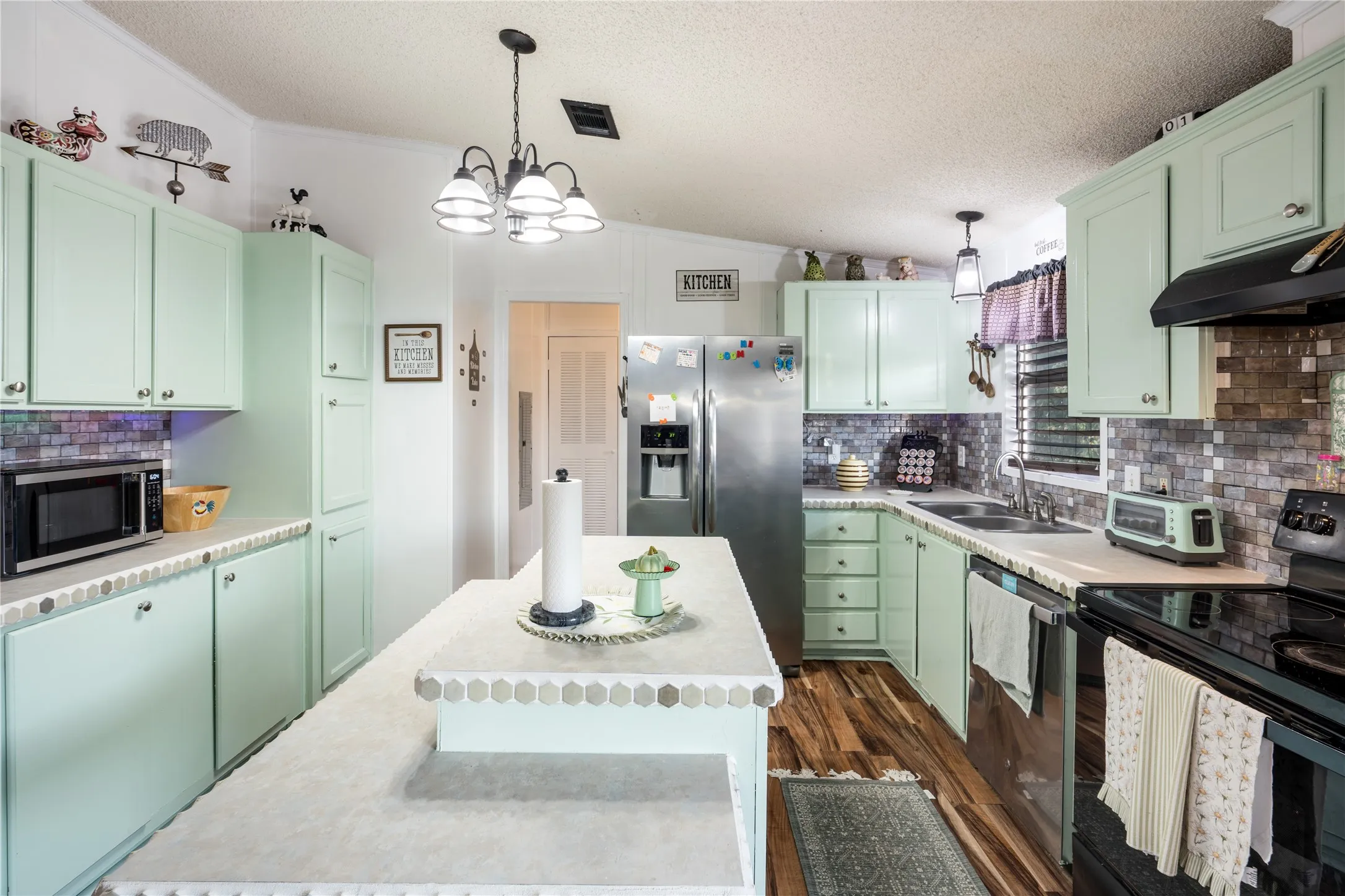 Mobile Home For Sale in Wise County , 549 County Road 4733, Rhome, Texas 76078, 6 Bedroom, 3 Bathroom, Garage spaces, 2,016 Sqft, built in 2007, mls#21396394, Real Estate Agent in Rhome, Homes For Sale in Wise county, Homes For Sale in Rhome, Realtor in Rhome Texas, Real Estate Brokerage Independent Realty Texas, Luminita Cordes Realtor