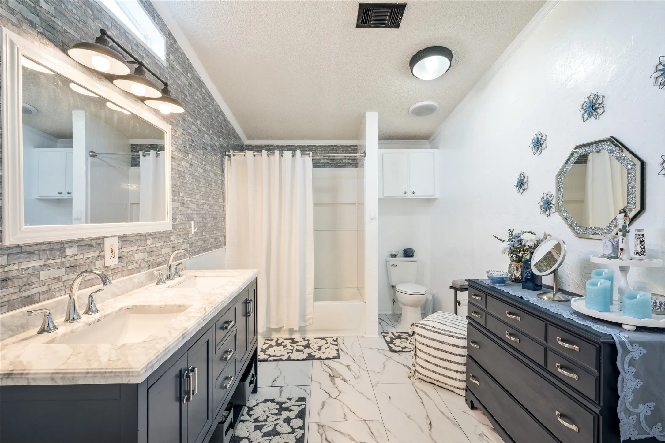 Mobile Home For Sale in Wise County , 549 County Road 4733, Rhome, Texas 76078, 6 Bedroom, 3 Bathroom, Garage spaces, 2,016 Sqft, built in 2007, mls#21396394, Real Estate Agent in Rhome, Homes For Sale in Wise county, Homes For Sale in Rhome, Realtor in Rhome Texas, Real Estate Brokerage Independent Realty Texas, Luminita Cordes Realtor