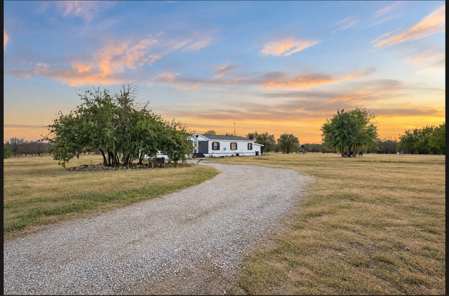 Mobile Home For Sale in Wise County , 549 County Road 4733, Rhome, Texas 76078, 6 Bedroom, 3 Bathroom, Garage spaces, 2,016 Sqft, built in 2007, mls#21396394, Real Estate Agent in Rhome, Homes For Sale in Wise county, Homes For Sale in Rhome, Realtor in Rhome Texas, Real Estate Brokerage Independent Realty Texas, Luminita Cordes Realtor