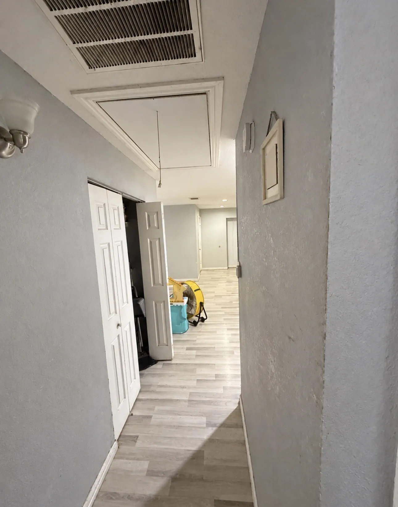 Single Family Residence For Sale in Dallas County , 6840 Timothy Drive, Dallas, Texas 75227, 3 Bedroom, 2 Bathroom, 1 Garage spaces, 2,249 Sqft, built in 1953, mls#21396777, Real Estate Agent in Dallas, Homes For Sale in Dallas county, Homes For Sale in Dallas, Realtor in Dallas Texas, Real Estate Brokerage Independent Realty Texas, Luminita Cordes Realtor