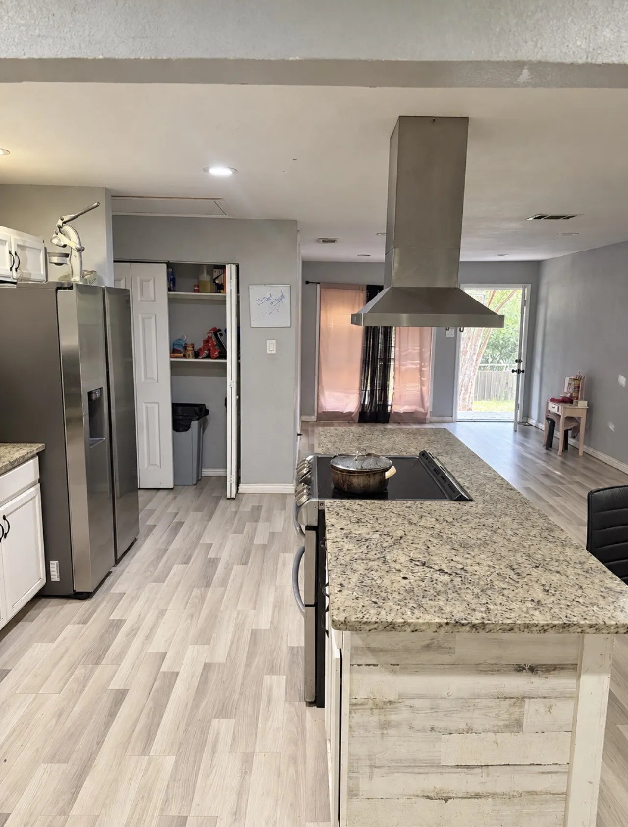 Single Family Residence For Sale in Dallas County , 6840 Timothy Drive, Dallas, Texas 75227, 3 Bedroom, 2 Bathroom, 1 Garage spaces, 2,249 Sqft, built in 1953, mls#21396777, Real Estate Agent in Dallas, Homes For Sale in Dallas county, Homes For Sale in Dallas, Realtor in Dallas Texas, Real Estate Brokerage Independent Realty Texas, Luminita Cordes Realtor