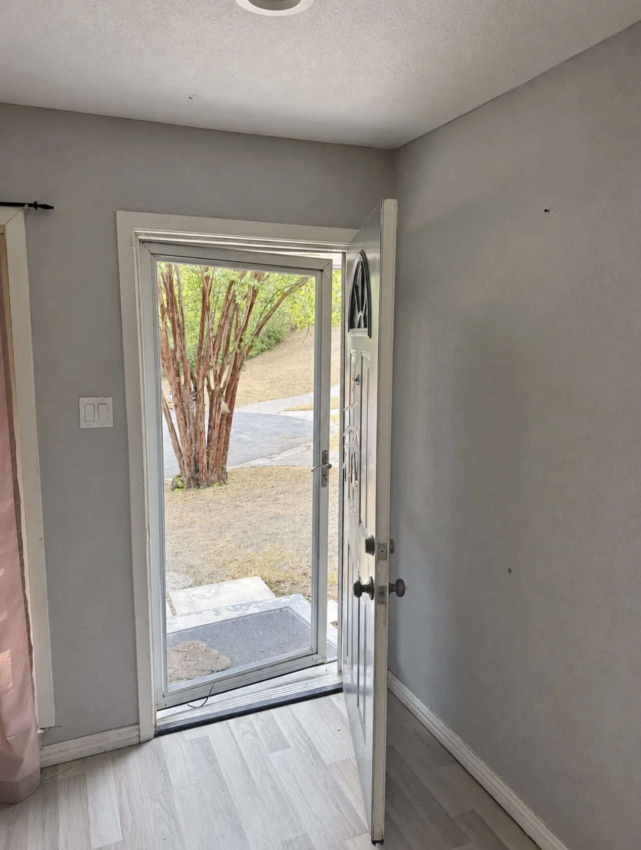 Single Family Residence For Sale in Dallas County , 6840 Timothy Drive, Dallas, Texas 75227, 3 Bedroom, 2 Bathroom, 1 Garage spaces, 2,249 Sqft, built in 1953, mls#21396777, Real Estate Agent in Dallas, Homes For Sale in Dallas county, Homes For Sale in Dallas, Realtor in Dallas Texas, Real Estate Brokerage Independent Realty Texas, Luminita Cordes Realtor