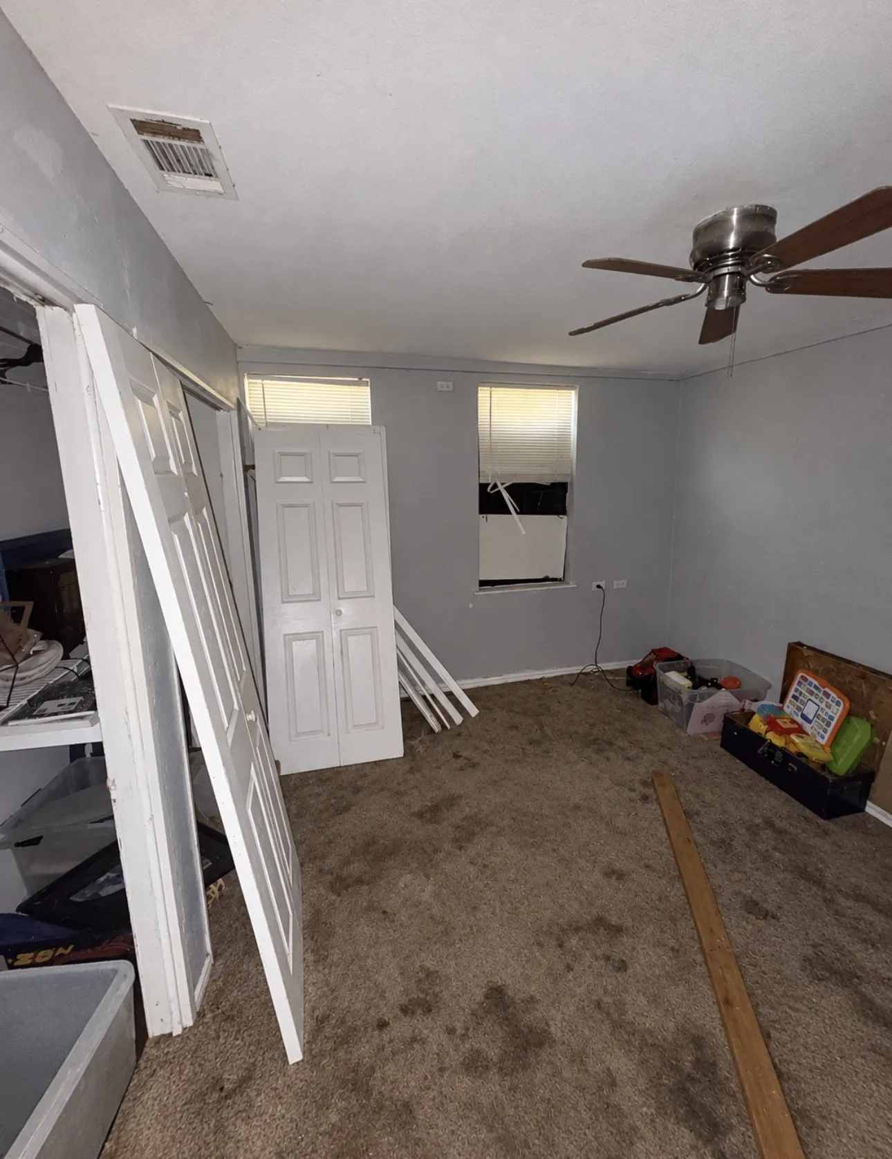 Single Family Residence For Sale in Dallas County , 6840 Timothy Drive, Dallas, Texas 75227, 3 Bedroom, 2 Bathroom, 1 Garage spaces, 2,249 Sqft, built in 1953, mls#21396777, Real Estate Agent in Dallas, Homes For Sale in Dallas county, Homes For Sale in Dallas, Realtor in Dallas Texas, Real Estate Brokerage Independent Realty Texas, Luminita Cordes Realtor