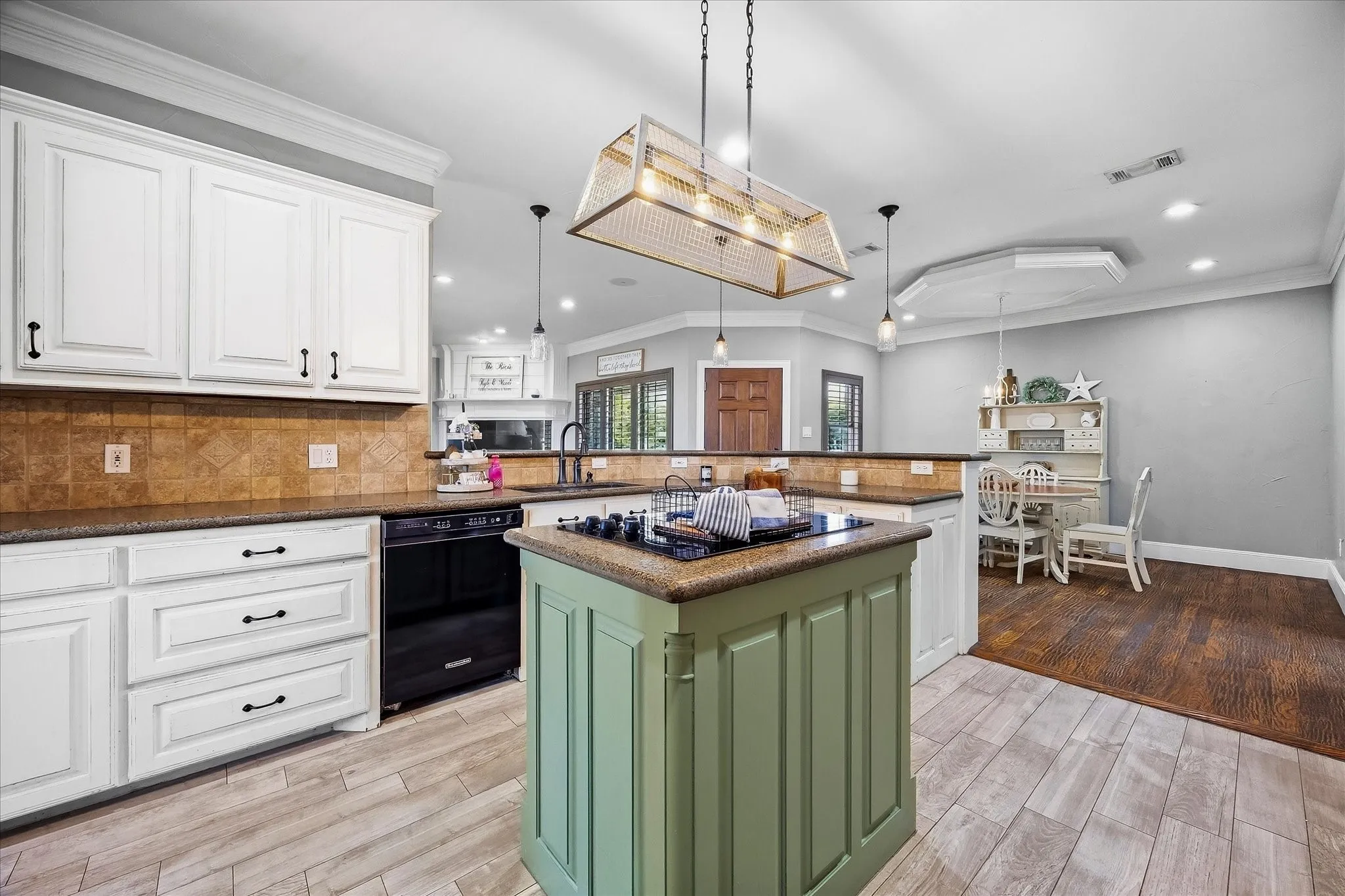 Single Family Residence For Sale in Collin County , 5910 State Highway 78 N, Farmersville, Texas 75442, 5 Bedroom, 4 Bathroom, 2 Garage spaces, 3,041 Sqft, built in 2005, mls#21396788, Real Estate Agent in Farmersville, Homes For Sale in Collin county, Homes For Sale in Farmersville, Realtor in Farmersville Texas, Real Estate Brokerage Independent Realty Texas, Luminita Cordes Realtor