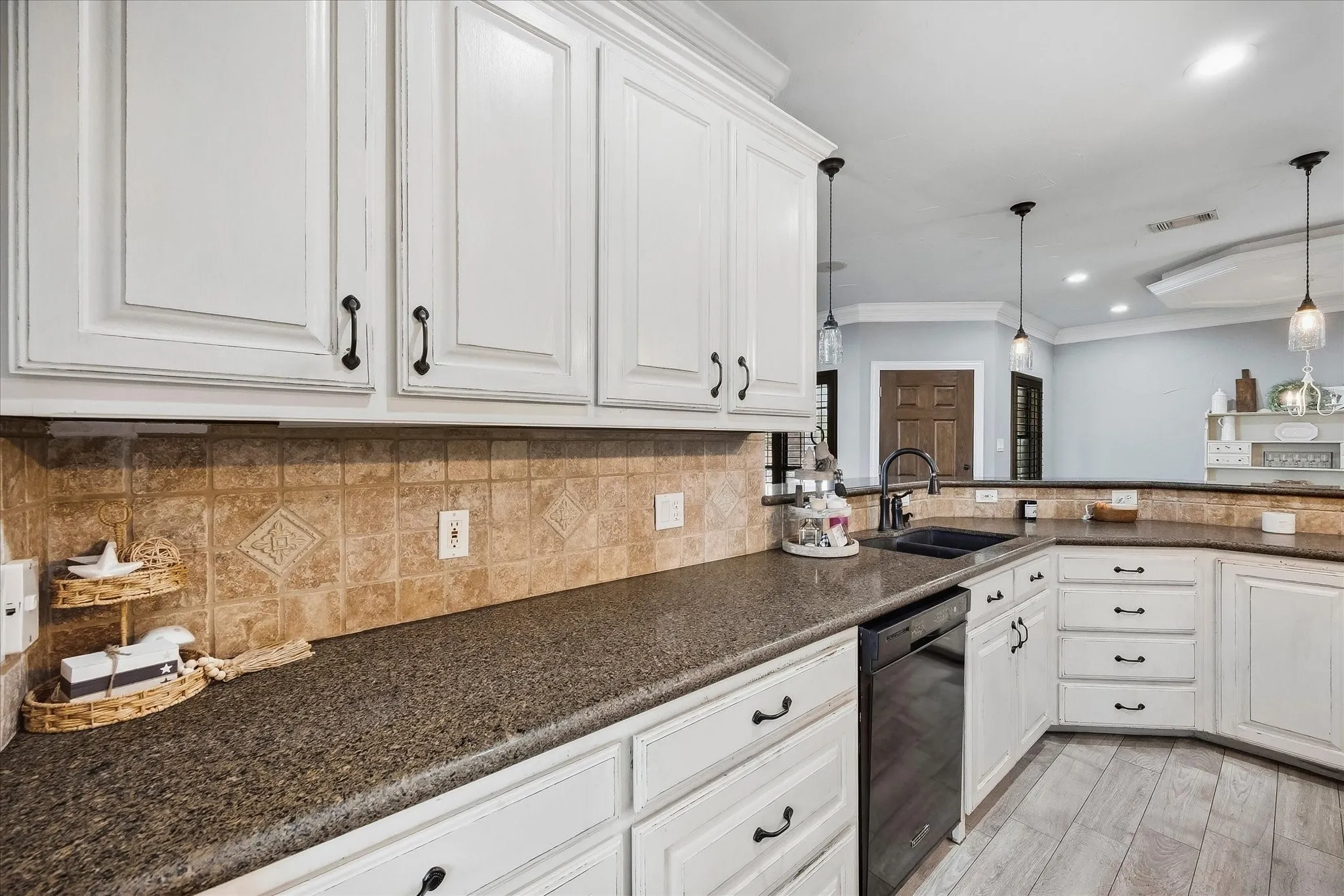 Single Family Residence For Sale in Collin County , 5910 State Highway 78 N, Farmersville, Texas 75442, 5 Bedroom, 4 Bathroom, 2 Garage spaces, 3,041 Sqft, built in 2005, mls#21396788, Real Estate Agent in Farmersville, Homes For Sale in Collin county, Homes For Sale in Farmersville, Realtor in Farmersville Texas, Real Estate Brokerage Independent Realty Texas, Luminita Cordes Realtor
