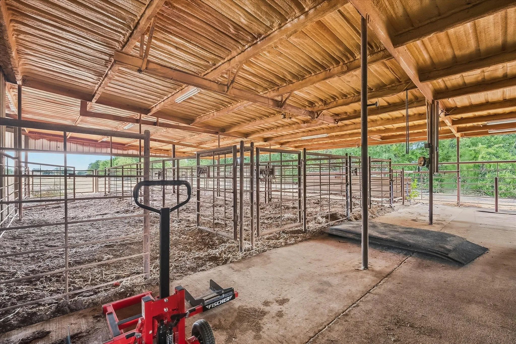 Single Family Residence For Sale in Collin County , 5910 State Highway 78 N, Farmersville, Texas 75442, 5 Bedroom, 4 Bathroom, 2 Garage spaces, 3,041 Sqft, built in 2005, mls#21396788, Real Estate Agent in Farmersville, Homes For Sale in Collin county, Homes For Sale in Farmersville, Realtor in Farmersville Texas, Real Estate Brokerage Independent Realty Texas, Luminita Cordes Realtor