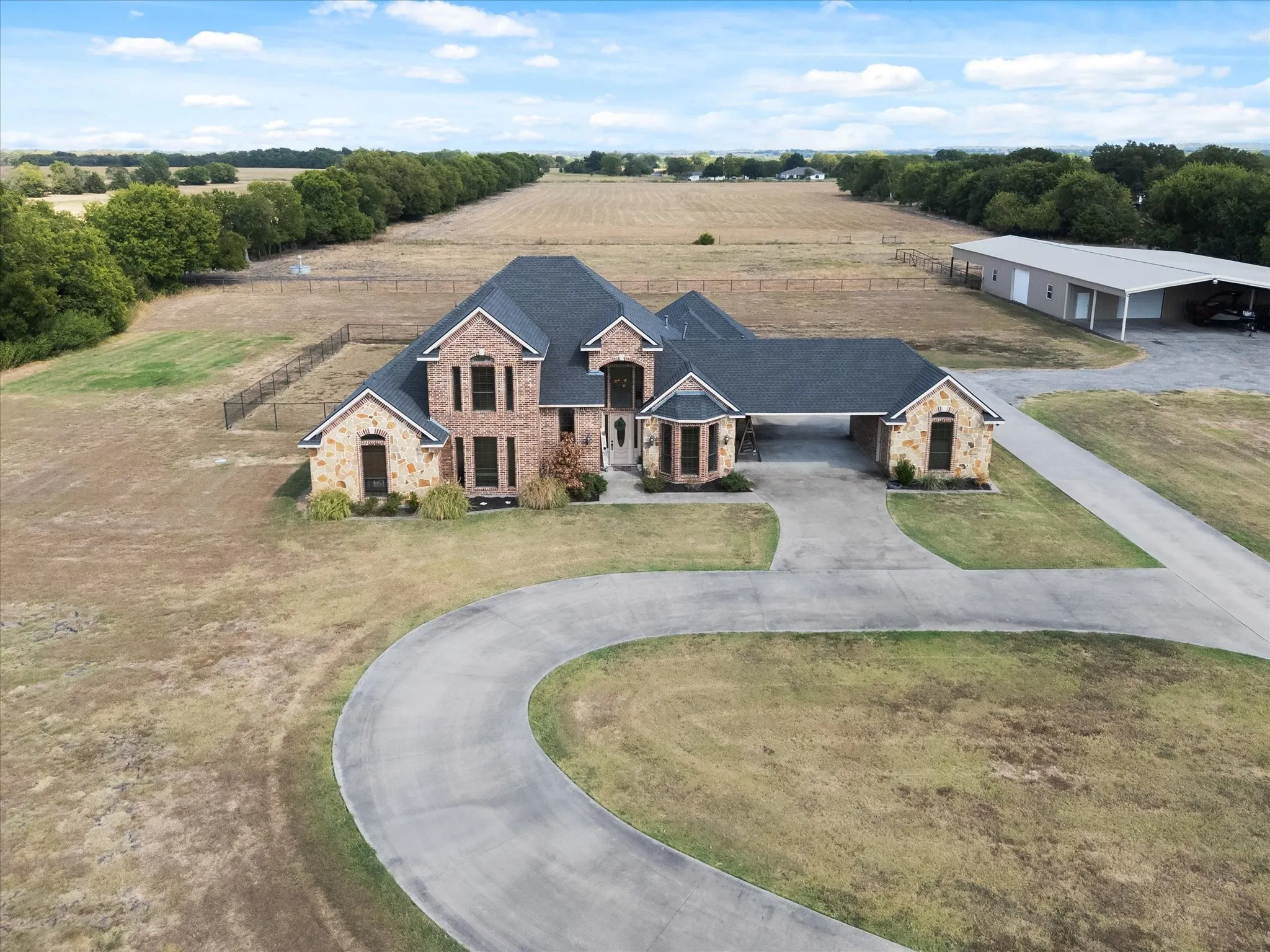 Single Family Residence For Sale in Collin County , 5910 State Highway 78 N, Farmersville, Texas 75442, 5 Bedroom, 4 Bathroom, 2 Garage spaces, 3,041 Sqft, built in 2005, mls#21396788, Real Estate Agent in Farmersville, Homes For Sale in Collin county, Homes For Sale in Farmersville, Realtor in Farmersville Texas, Real Estate Brokerage Independent Realty Texas, Luminita Cordes Realtor
