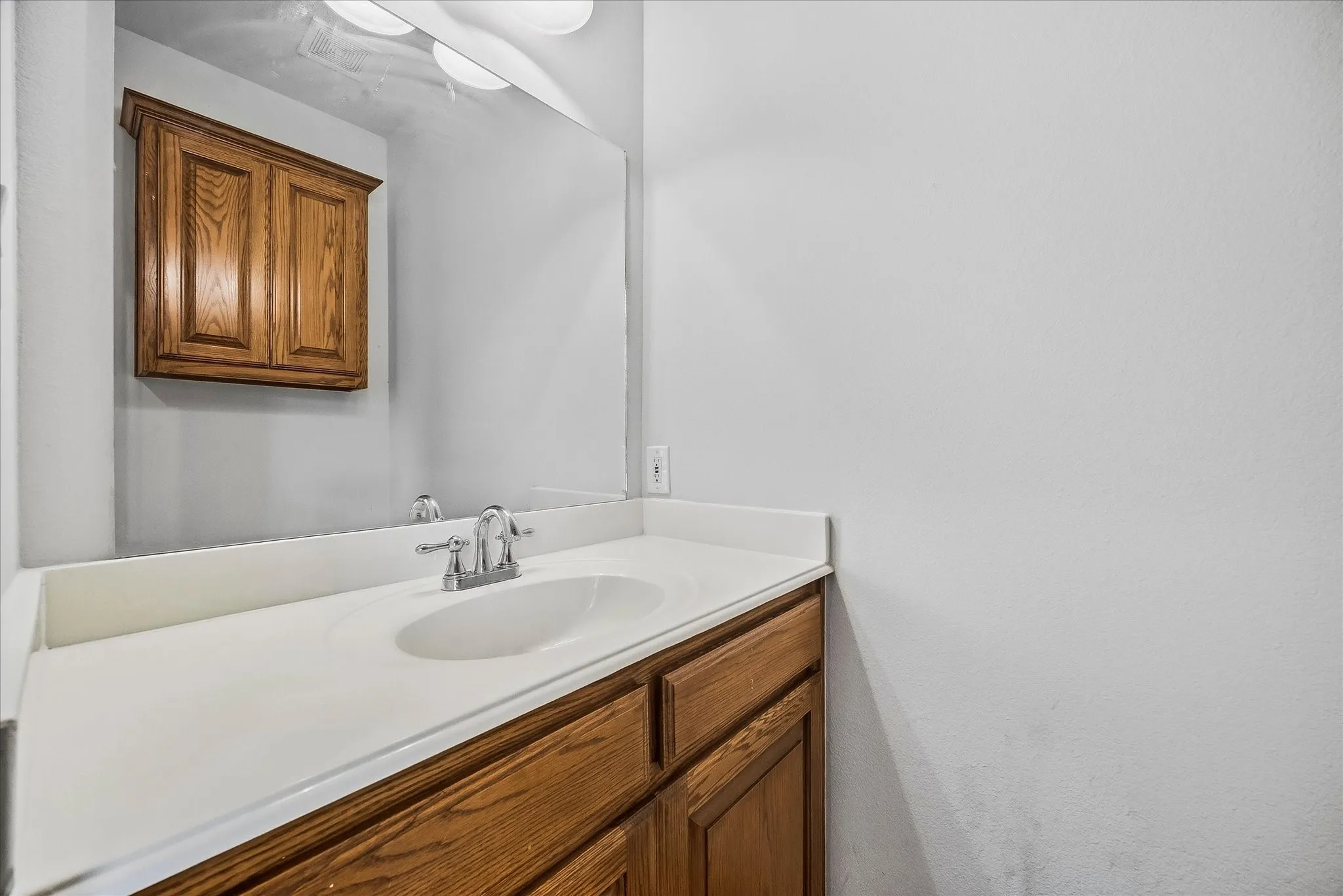 Single Family Residence For Sale in Collin County , 5910 State Highway 78 N, Farmersville, Texas 75442, 5 Bedroom, 4 Bathroom, 2 Garage spaces, 3,041 Sqft, built in 2005, mls#21396788, Real Estate Agent in Farmersville, Homes For Sale in Collin county, Homes For Sale in Farmersville, Realtor in Farmersville Texas, Real Estate Brokerage Independent Realty Texas, Luminita Cordes Realtor