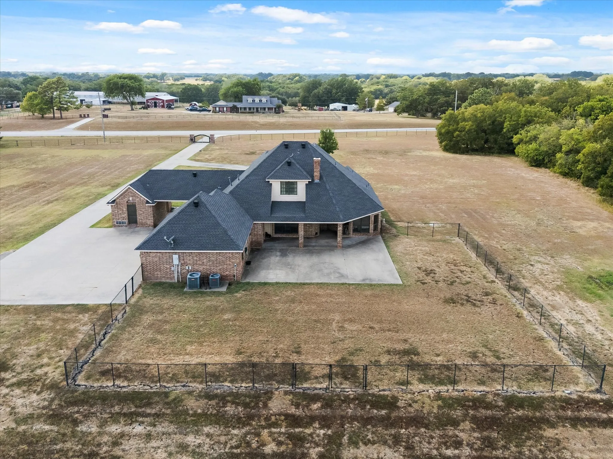 Single Family Residence For Sale in Collin County , 5910 State Highway 78 N, Farmersville, Texas 75442, 5 Bedroom, 4 Bathroom, 2 Garage spaces, 3,041 Sqft, built in 2005, mls#21396788, Real Estate Agent in Farmersville, Homes For Sale in Collin county, Homes For Sale in Farmersville, Realtor in Farmersville Texas, Real Estate Brokerage Independent Realty Texas, Luminita Cordes Realtor