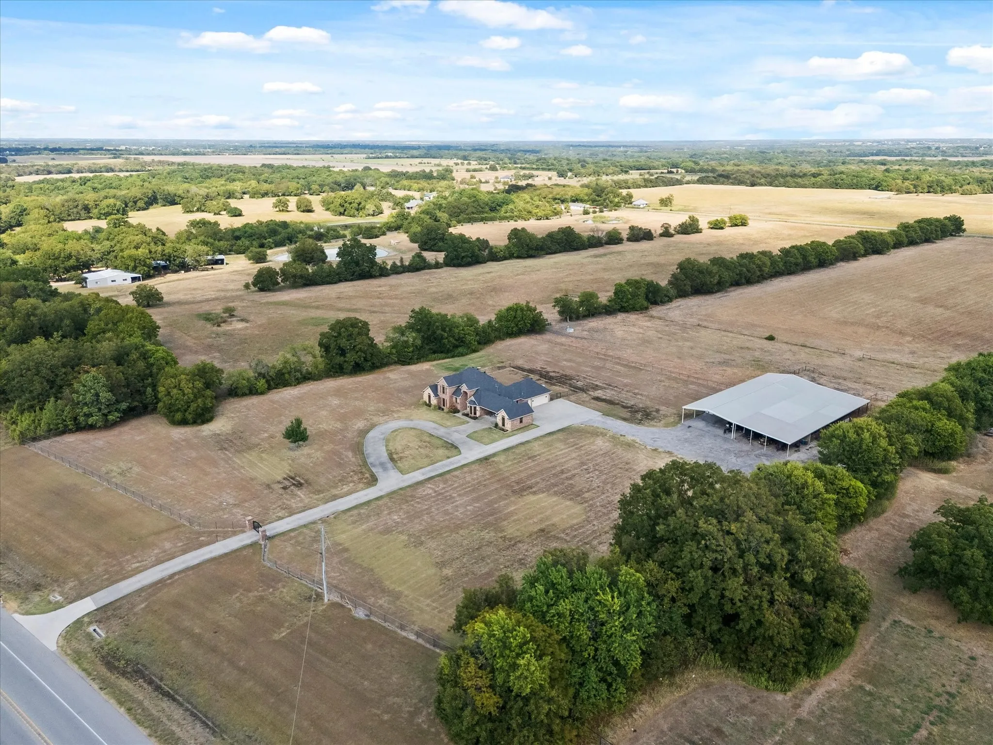 Single Family Residence For Sale in Collin County , 5910 State Highway 78 N, Farmersville, Texas 75442, 5 Bedroom, 4 Bathroom, 2 Garage spaces, 3,041 Sqft, built in 2005, mls#21396788, Real Estate Agent in Farmersville, Homes For Sale in Collin county, Homes For Sale in Farmersville, Realtor in Farmersville Texas, Real Estate Brokerage Independent Realty Texas, Luminita Cordes Realtor