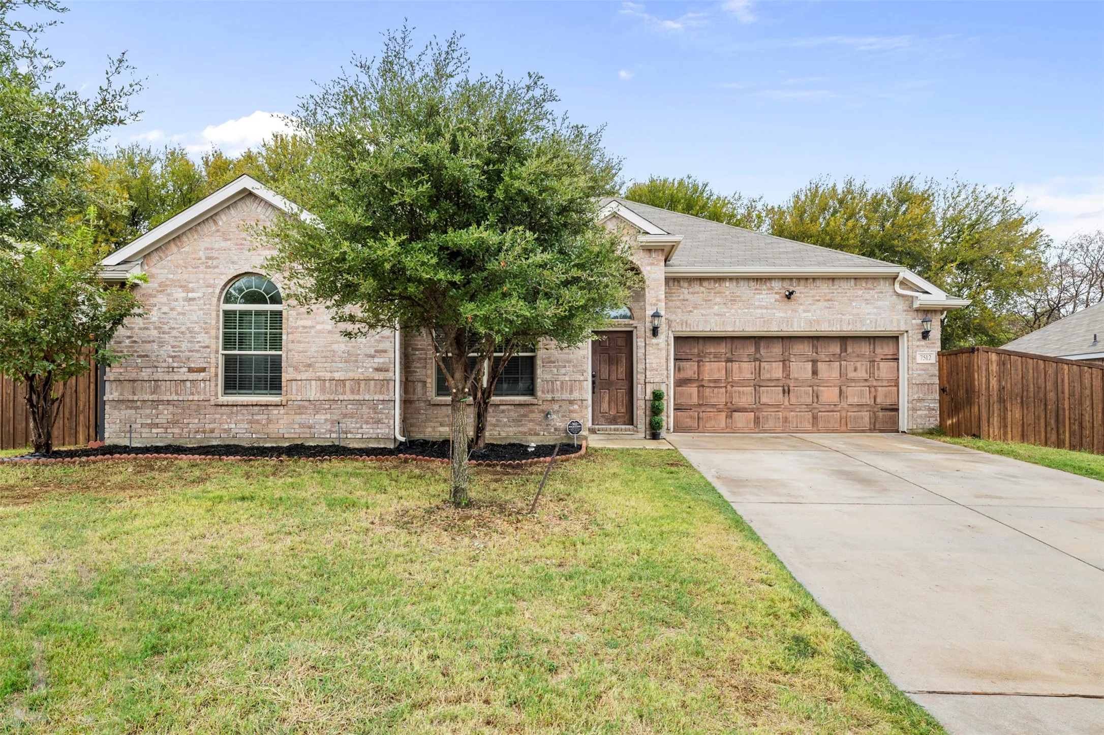 Single Family Residence For Sale in Tarrant County , 7512 Rose Crest Boulevard, Forest Hill, Texas 76140, 4 Bedroom, 2 Bathroom, 2 Garage spaces, 1,855 Sqft, built in 2018, mls#21395620, Real Estate Agent in Forest Hill, Homes For Sale in Tarrant county, Homes For Sale in Forest Hill, Realtor in Forest Hill Texas, Real Estate Brokerage Independent Realty Texas, Luminita Cordes Realtor