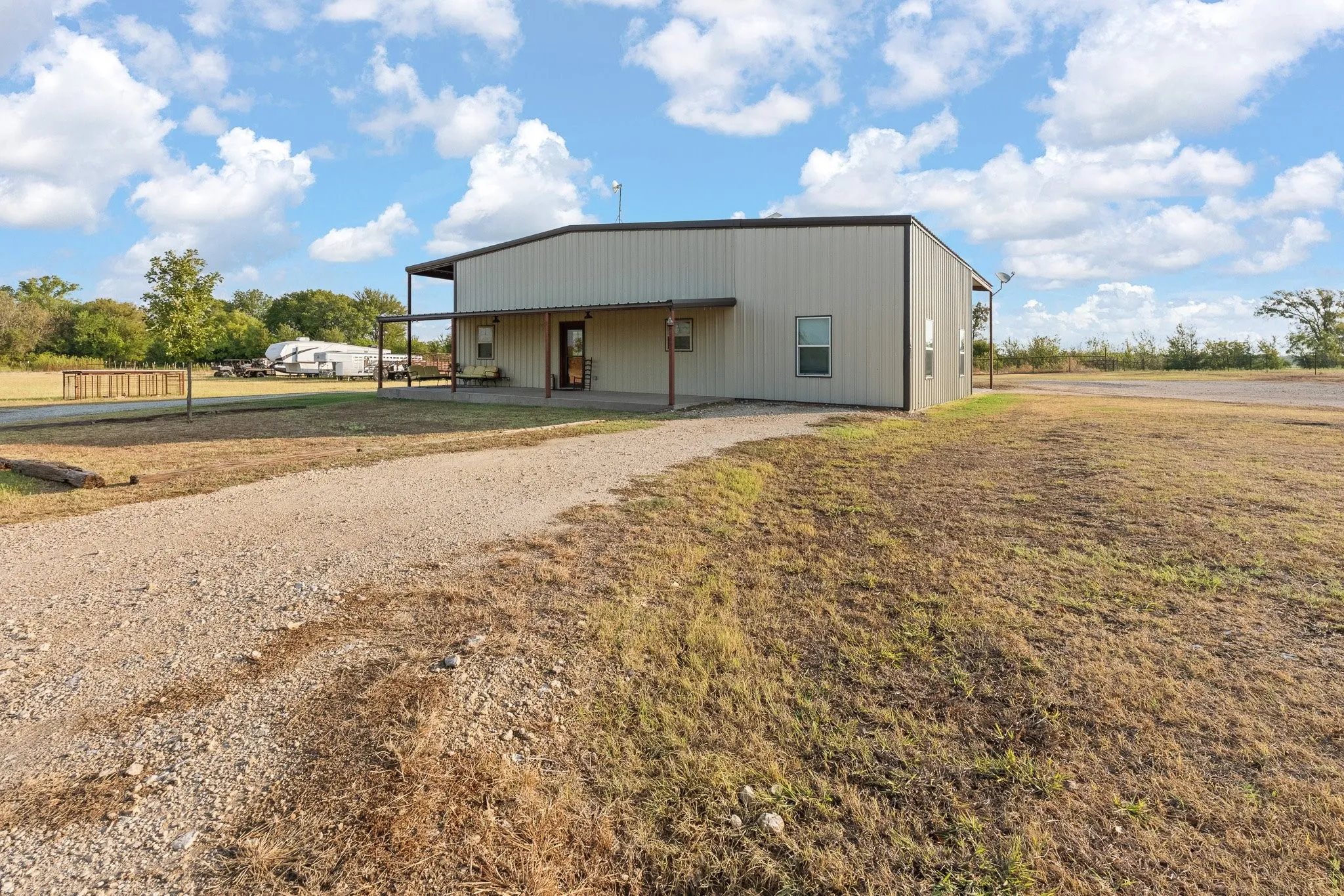 Single Family Residence For Sale in Johnson County , 685 County Road 1102, Rio Vista, Texas 76093, 5 Bedroom, 3 Bathroom, Garage spaces, 2,800 Sqft, built in 2013, mls#21396357, Real Estate Agent in Rio Vista, Homes For Sale in Johnson county, Homes For Sale in Rio Vista, Realtor in Rio Vista Texas, Real Estate Brokerage Independent Realty Texas, Luminita Cordes Realtor