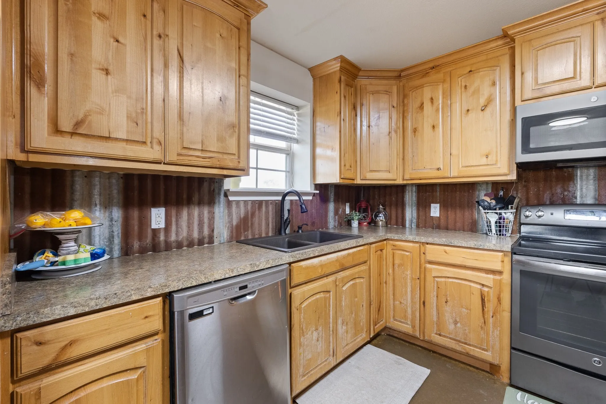 Single Family Residence For Sale in Johnson County , 685 County Road 1102, Rio Vista, Texas 76093, 5 Bedroom, 3 Bathroom, Garage spaces, 2,800 Sqft, built in 2013, mls#21396357, Real Estate Agent in Rio Vista, Homes For Sale in Johnson county, Homes For Sale in Rio Vista, Realtor in Rio Vista Texas, Real Estate Brokerage Independent Realty Texas, Luminita Cordes Realtor