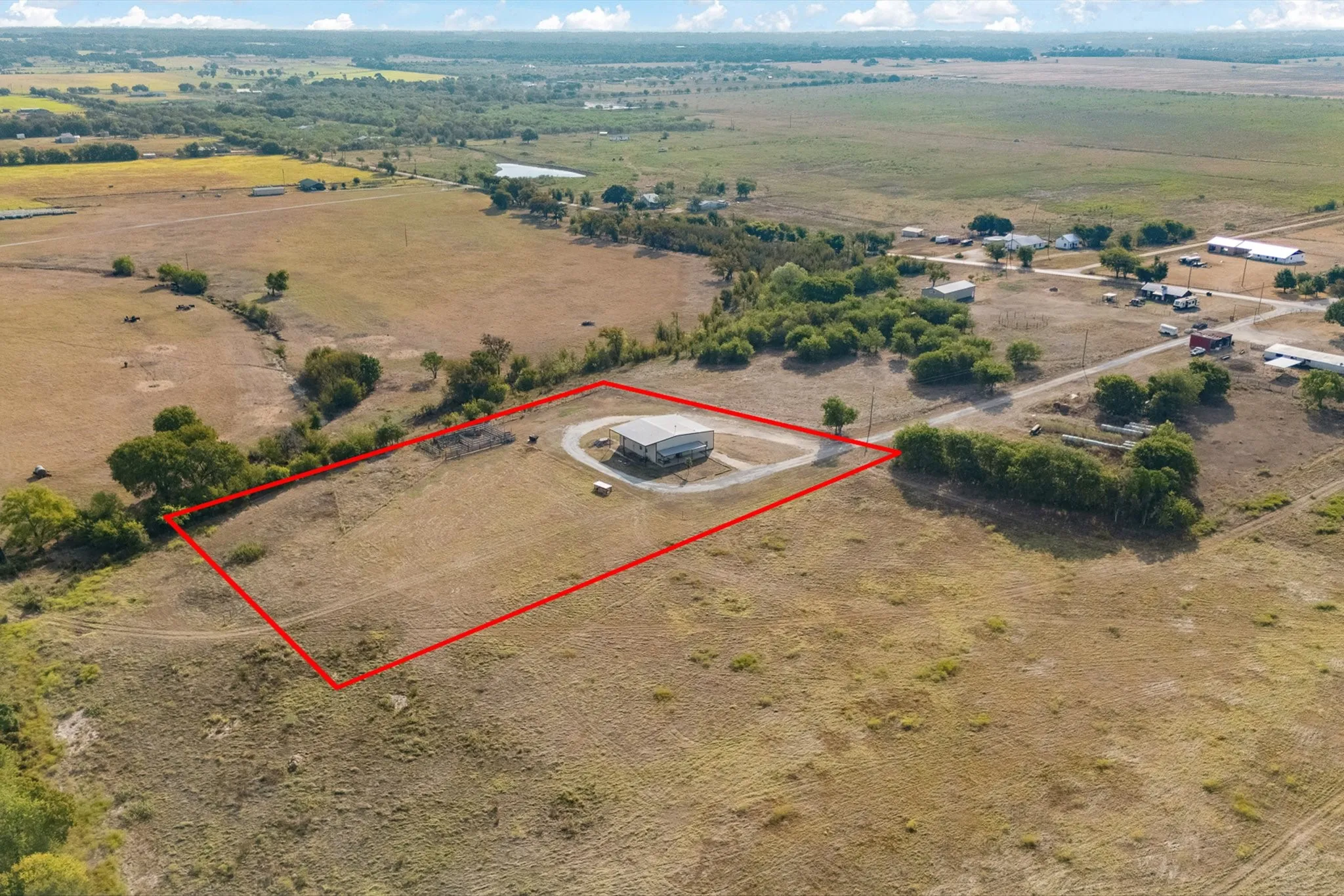 Single Family Residence For Sale in Johnson County , 685 County Road 1102, Rio Vista, Texas 76093, 5 Bedroom, 3 Bathroom, Garage spaces, 2,800 Sqft, built in 2013, mls#21396357, Real Estate Agent in Rio Vista, Homes For Sale in Johnson county, Homes For Sale in Rio Vista, Realtor in Rio Vista Texas, Real Estate Brokerage Independent Realty Texas, Luminita Cordes Realtor